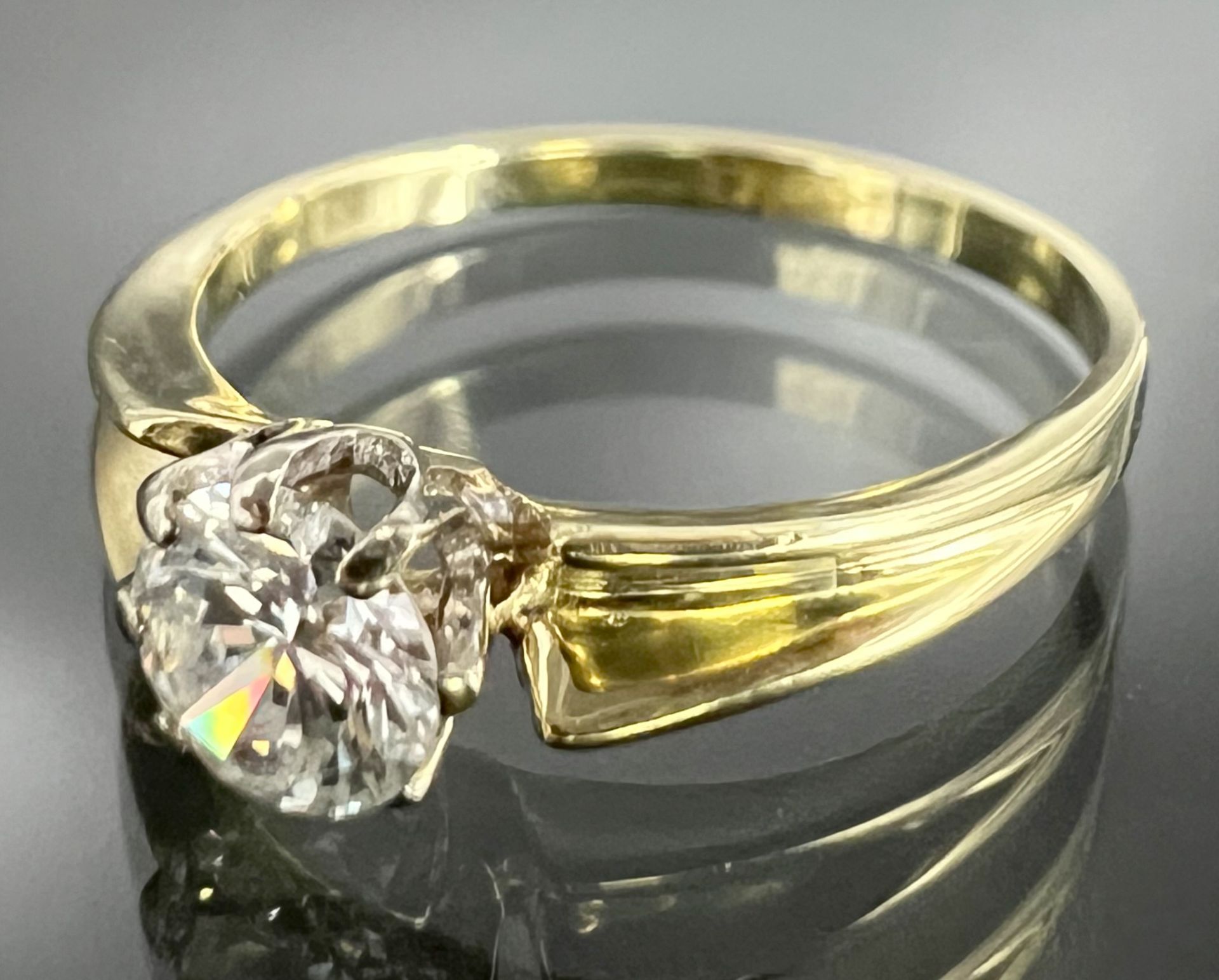 Solitaire ring 585 yellow gold with a brilliant-cut diamond of approx. 0.45 ct.