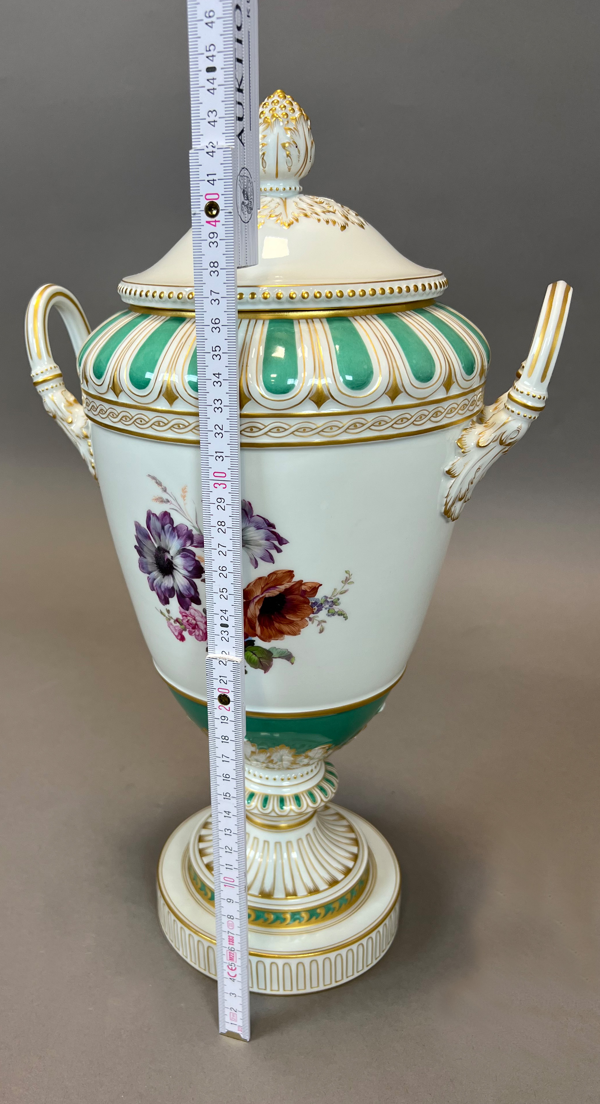 KPM lidded vase. Weimar Vase. - Image 13 of 13