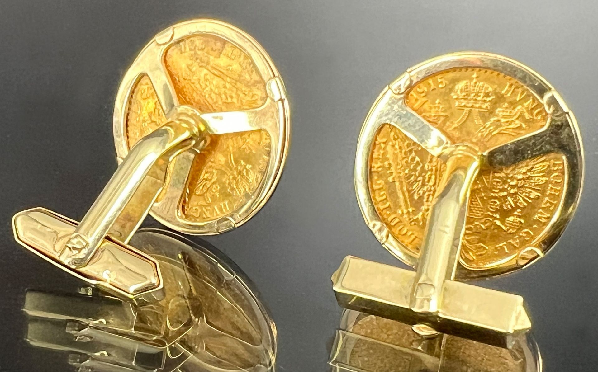 Pair of cufflinks. 585 yellow gold, each with 1 ducat coin. - Image 4 of 9