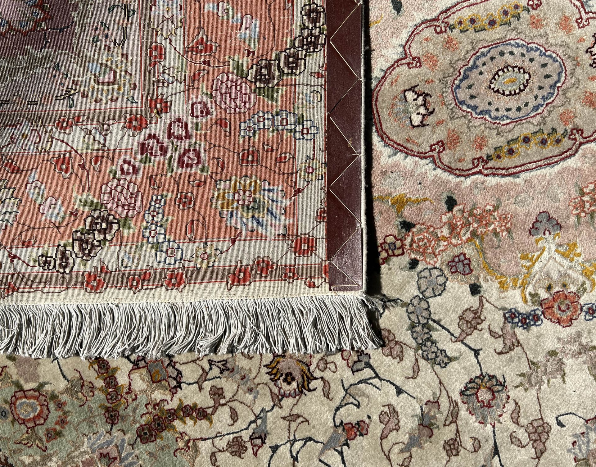 Tabriz oriental carpet. Cork wool decorated with silk. - Image 9 of 10