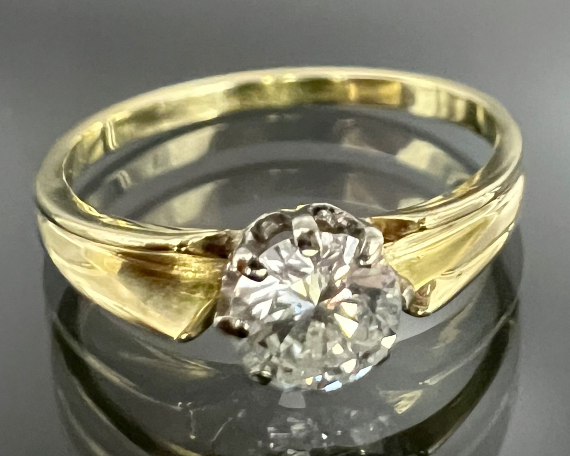 Solitaire ring 585 yellow gold with a brilliant-cut diamond of approx. 0.45 ct. - Image 2 of 6