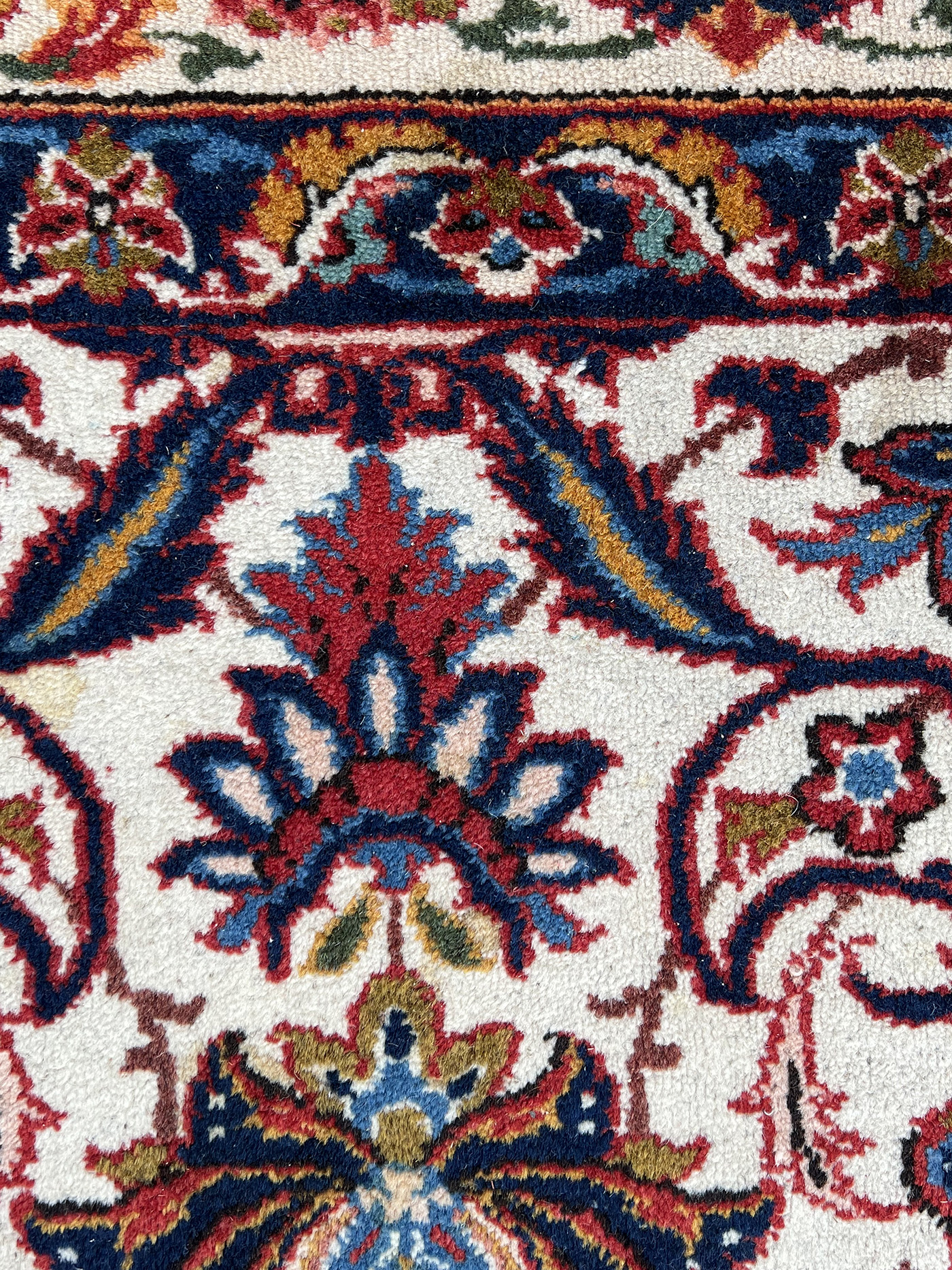 Isfahan. Najafabad. Workshop carpet. Light ground. Patterned through. - Image 14 of 16