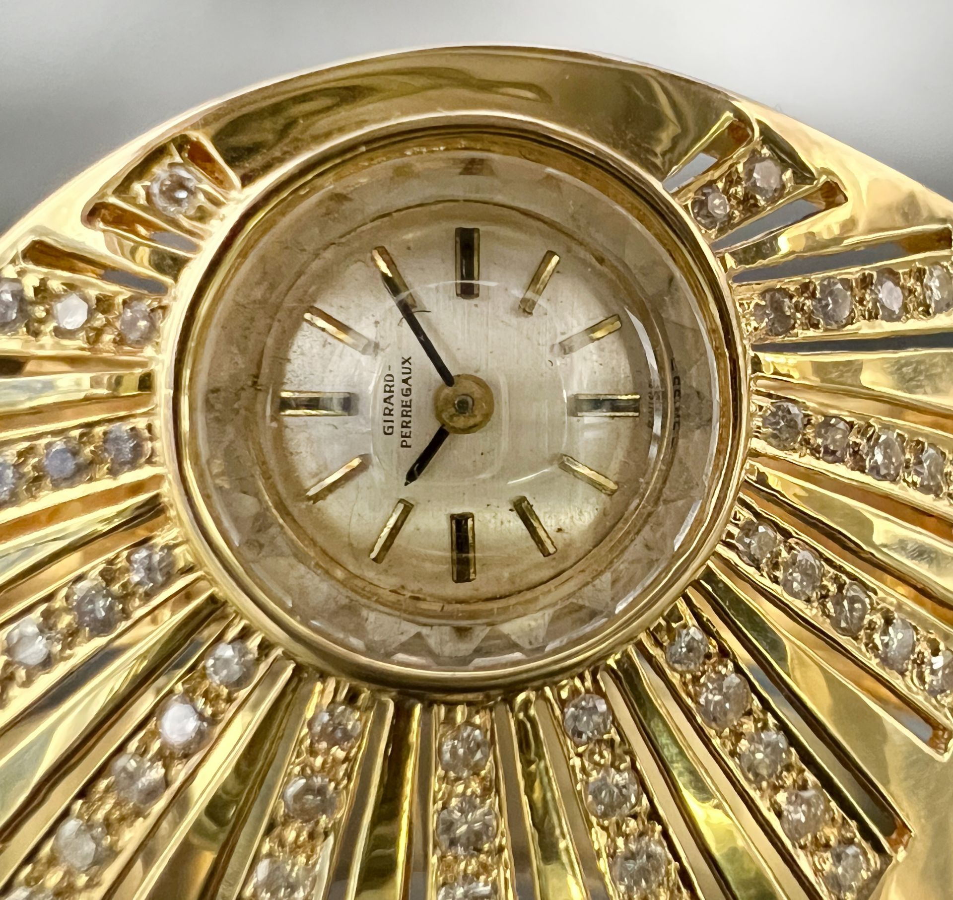 GIRARD-PERREGAUX ladies' wristwatch. 750 yellow gold set with diamonds. - Image 3 of 6