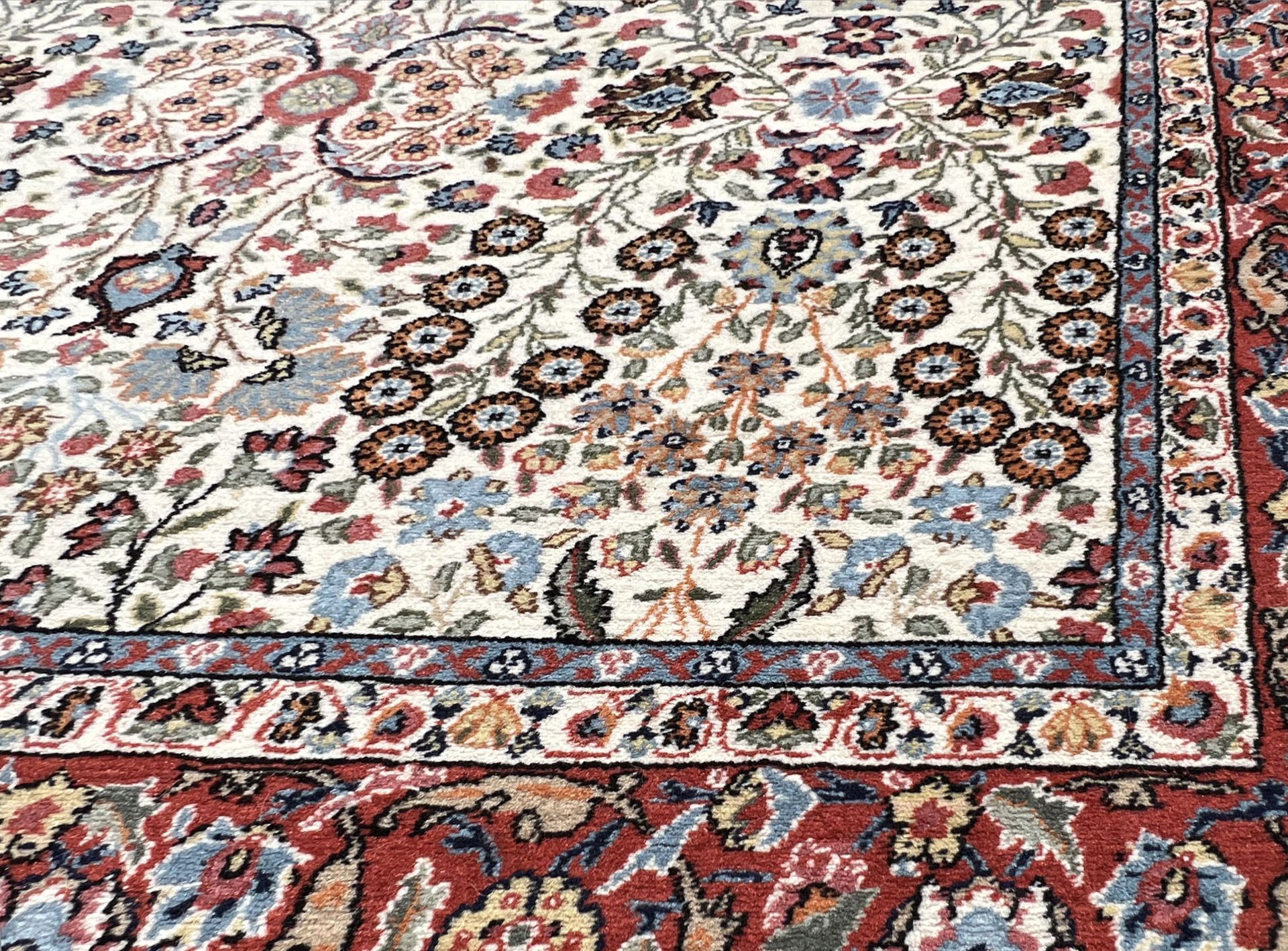 Hereke oriental carpet. Signed. Beige ground pile. Interspersed design. - Image 7 of 10