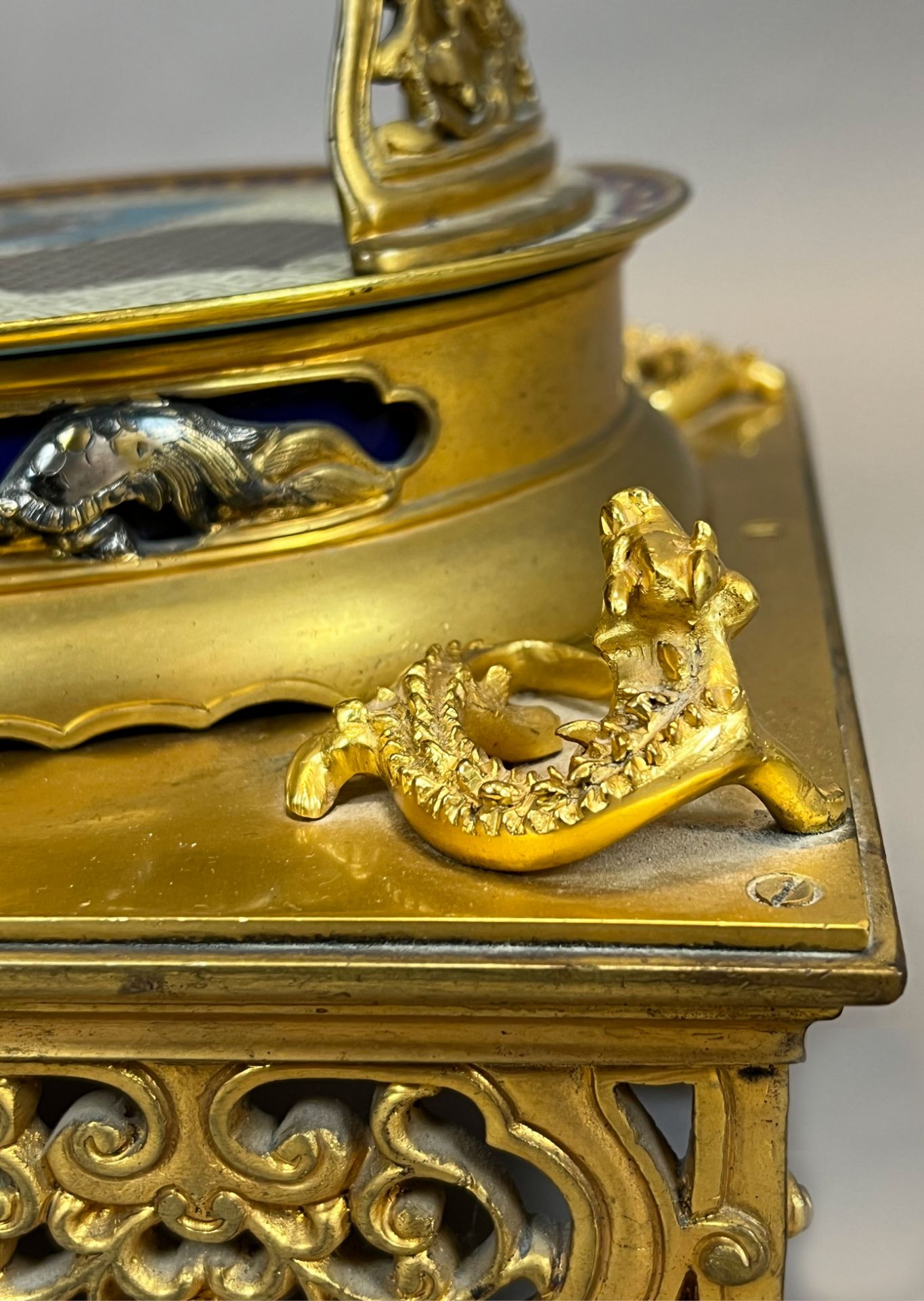 Tam-Tam cuirasse clock. L'Escalier de Cristal, Pannier-Lahoche & Cie. c. 1900. - Image 13 of 15