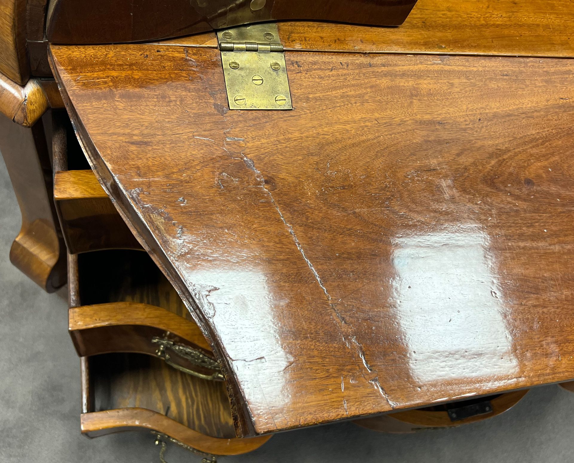 Diagonal flap secretary. Baroque. Walnut. 18th century. - Image 8 of 14