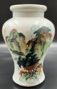 Vase mit Landschaftsdekor. China. 20. Jahrhundert.