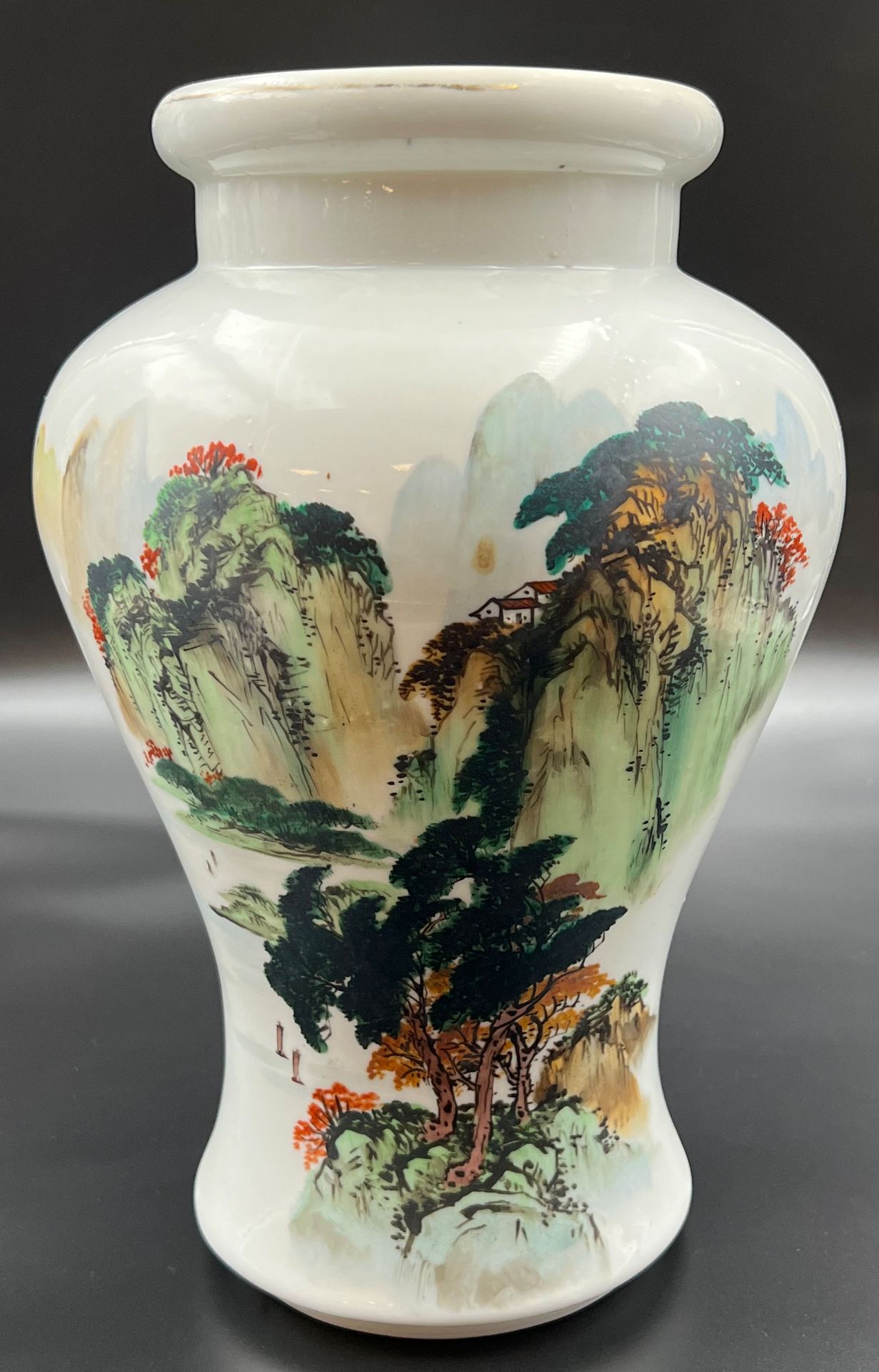 Vase with landscape decoration. China. 20th century.