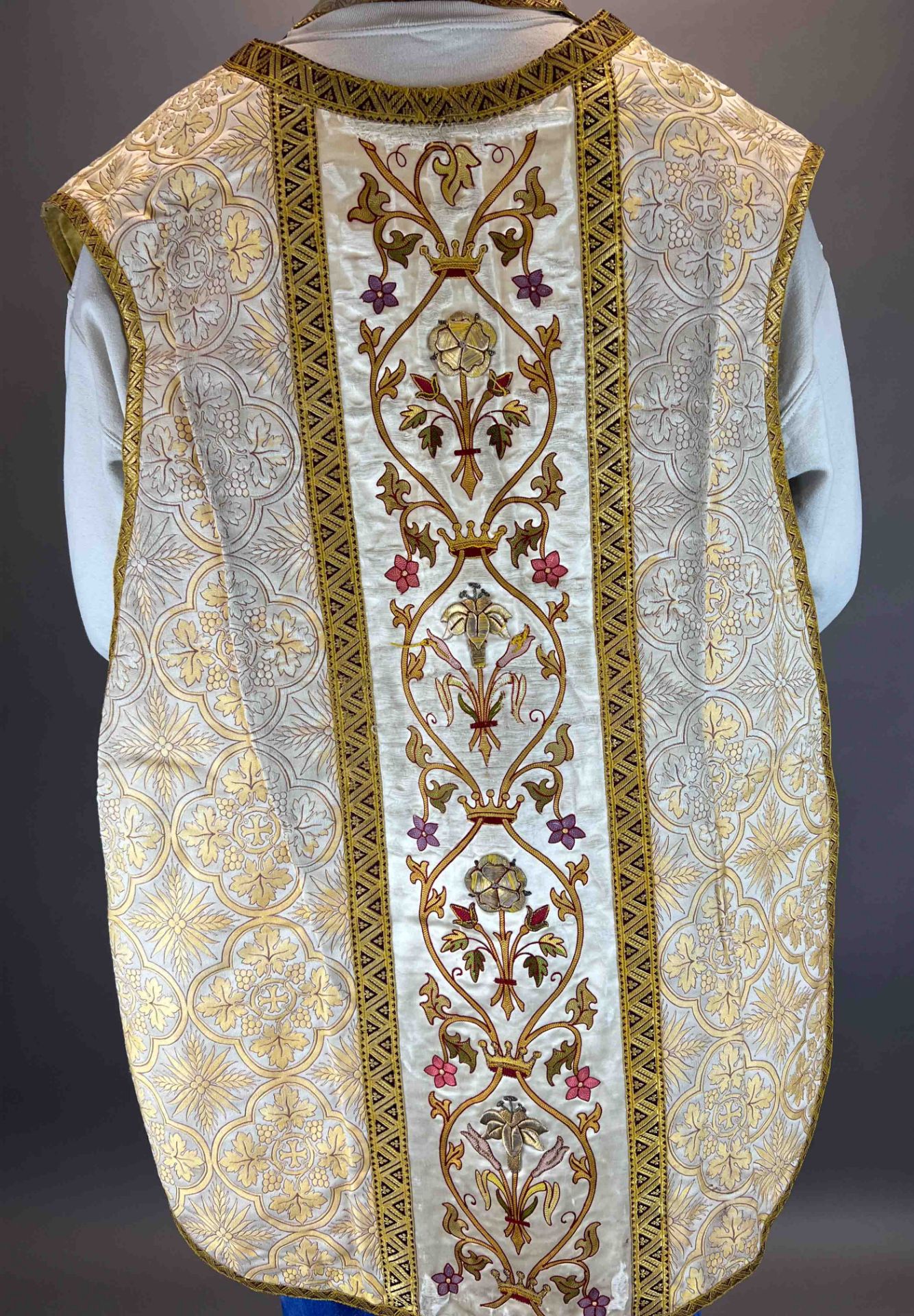 Antique chasuble. Brocade. Gold thread embroidery. Early 20th century. - Image 6 of 12