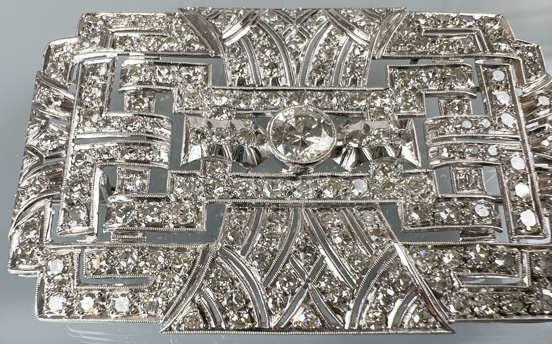Brooch set with diamonds. Probably platinum. Art Deco. - Image 3 of 11
