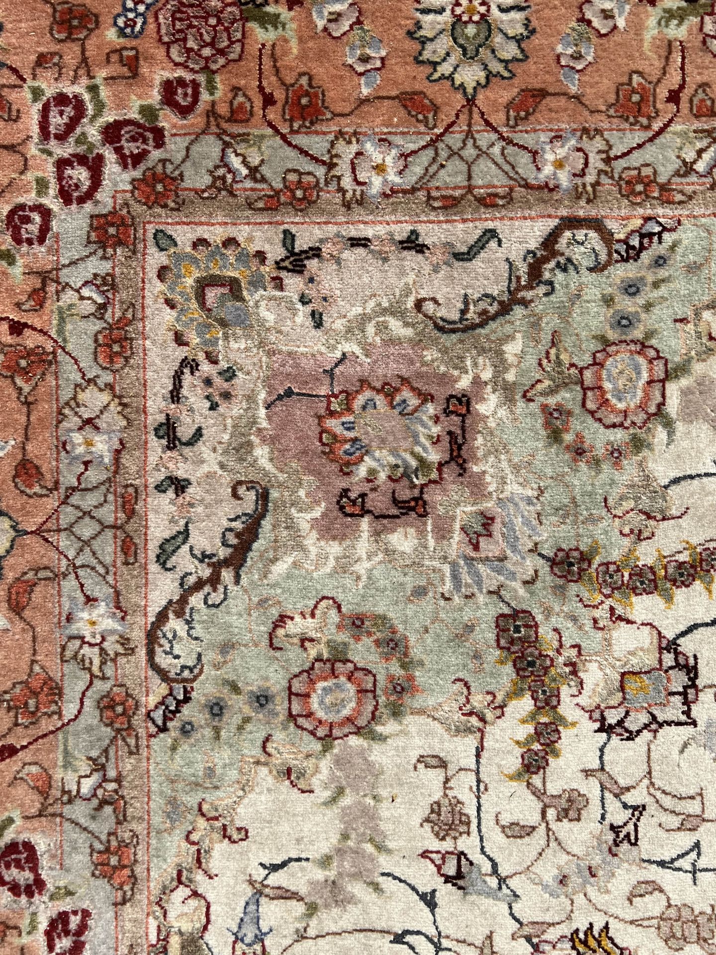 Tabriz oriental carpet. Cork wool decorated with silk. - Image 7 of 10