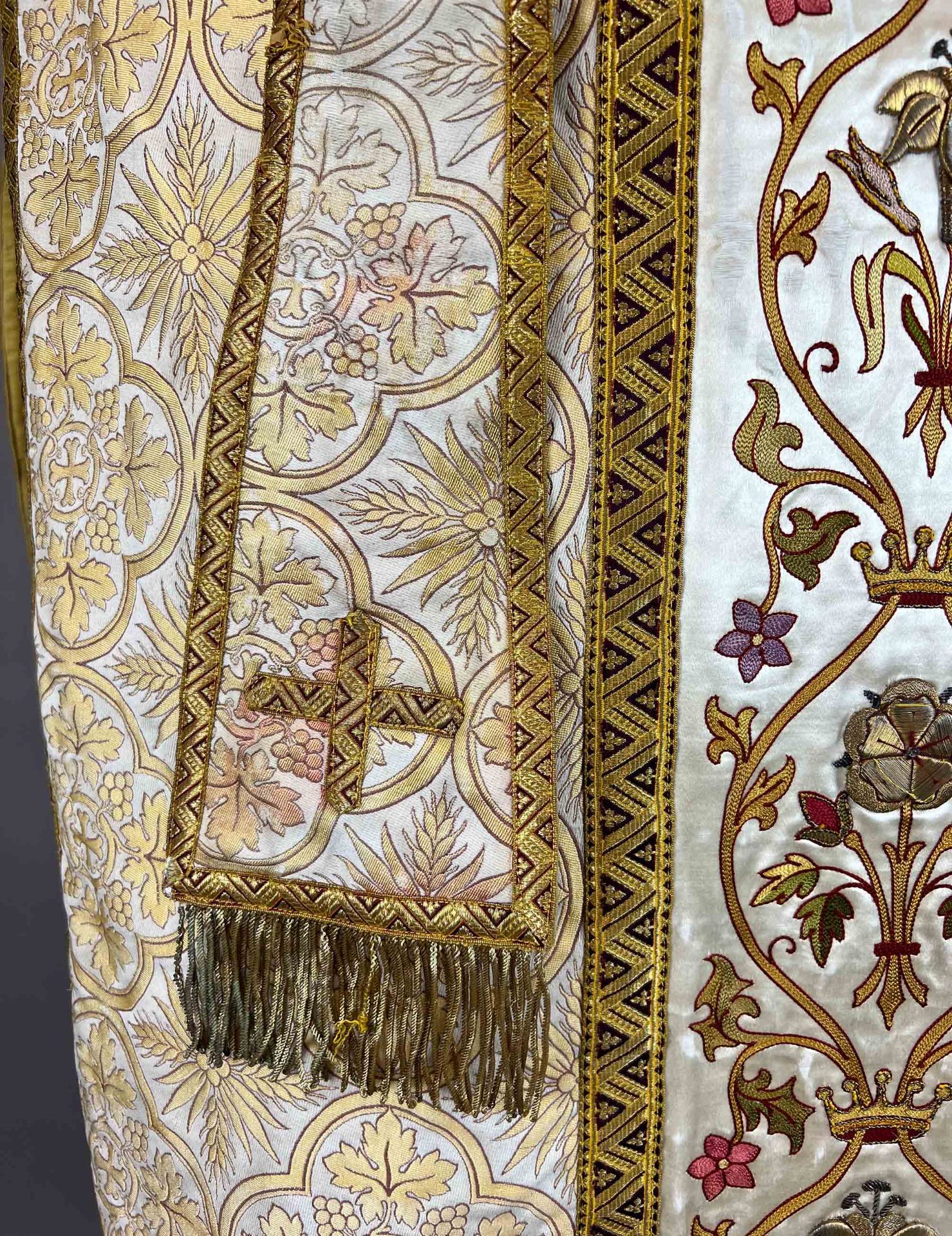 Antique chasuble. Brocade. Gold thread embroidery. Early 20th century. - Image 4 of 12