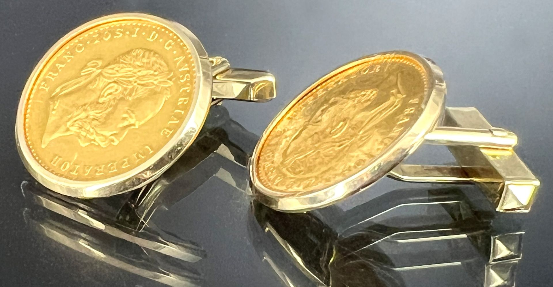 Pair of cufflinks. 585 yellow gold, each with 1 ducat coin. - Image 3 of 9