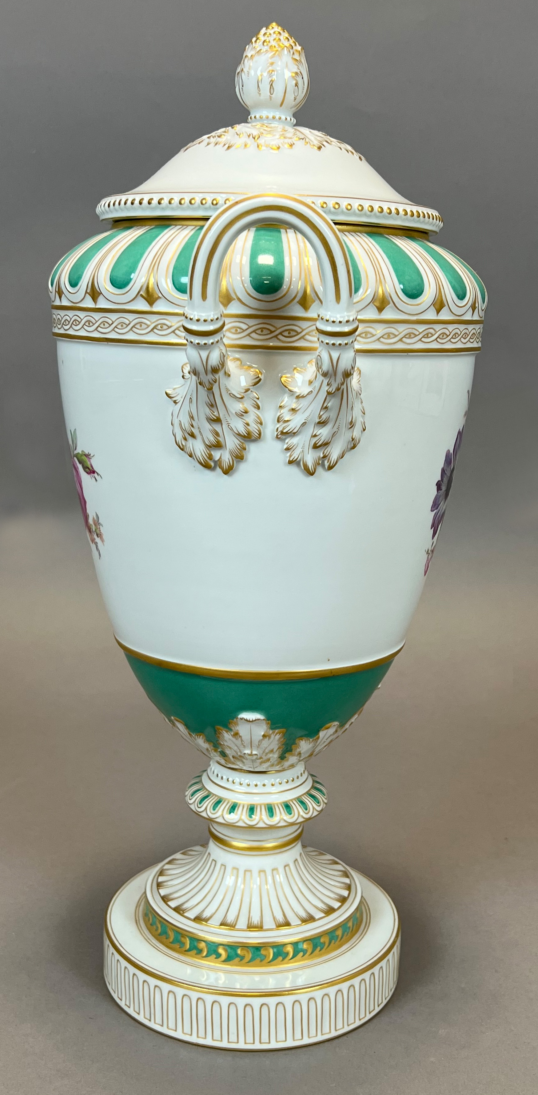 KPM lidded vase. Weimar Vase. - Image 4 of 13