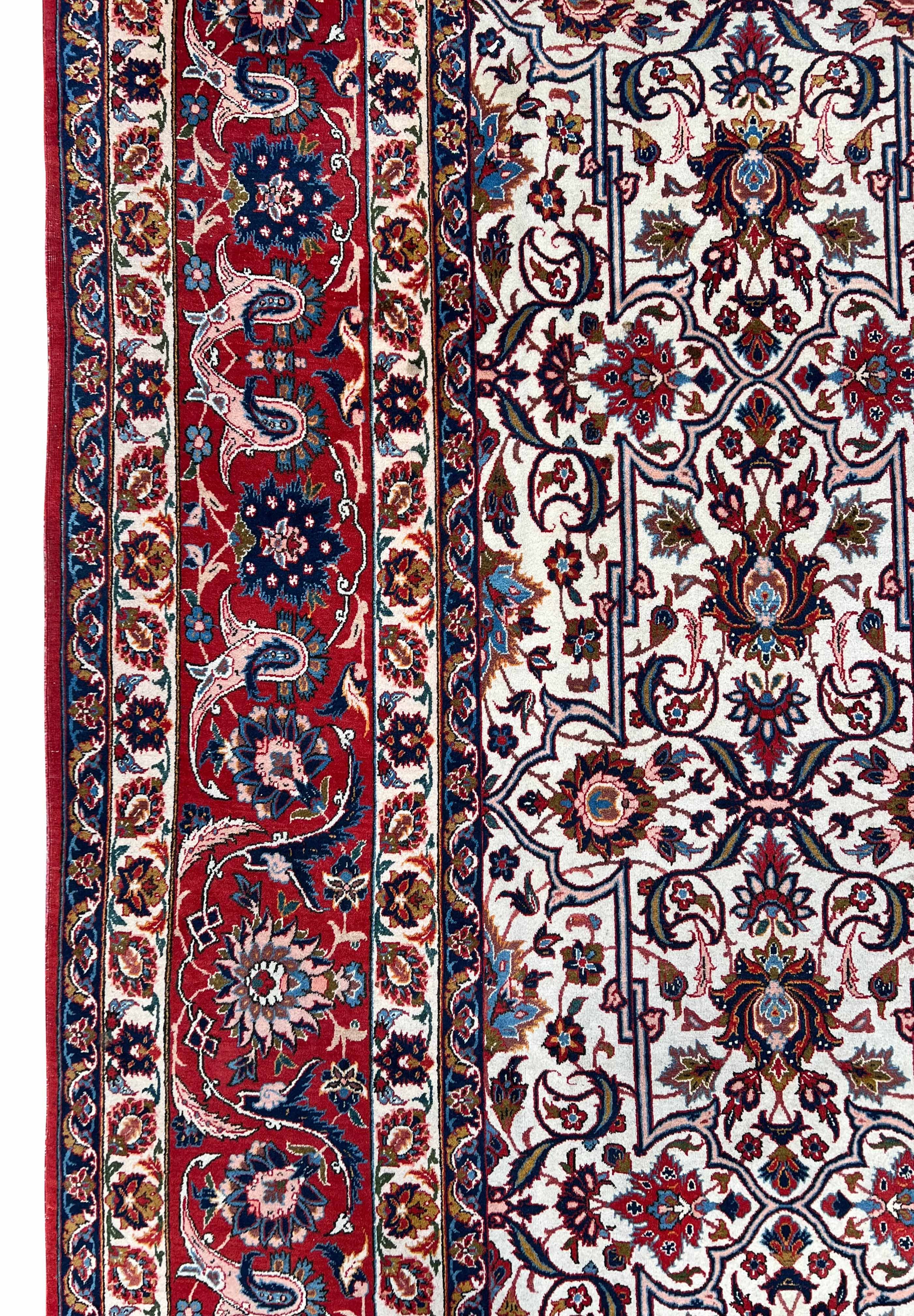 Isfahan. Najafabad. Workshop carpet. Light ground. Patterned through. - Image 5 of 16