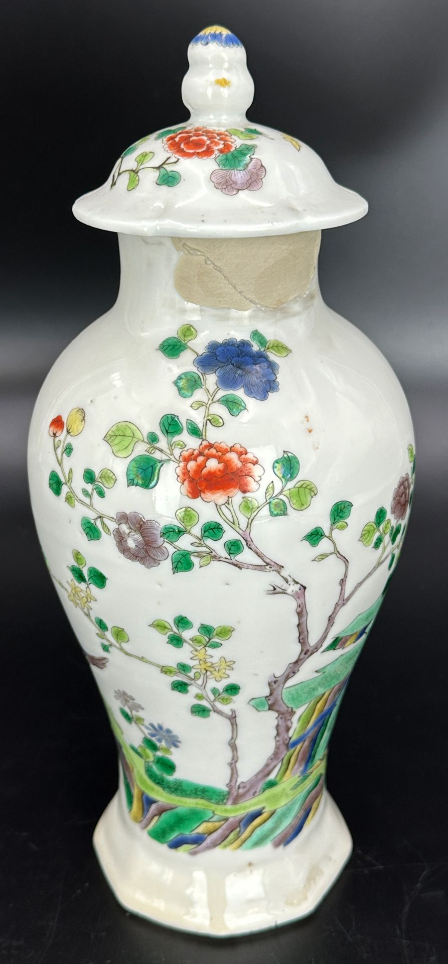 Small lidded vase. China. 19th century. - Image 2 of 9