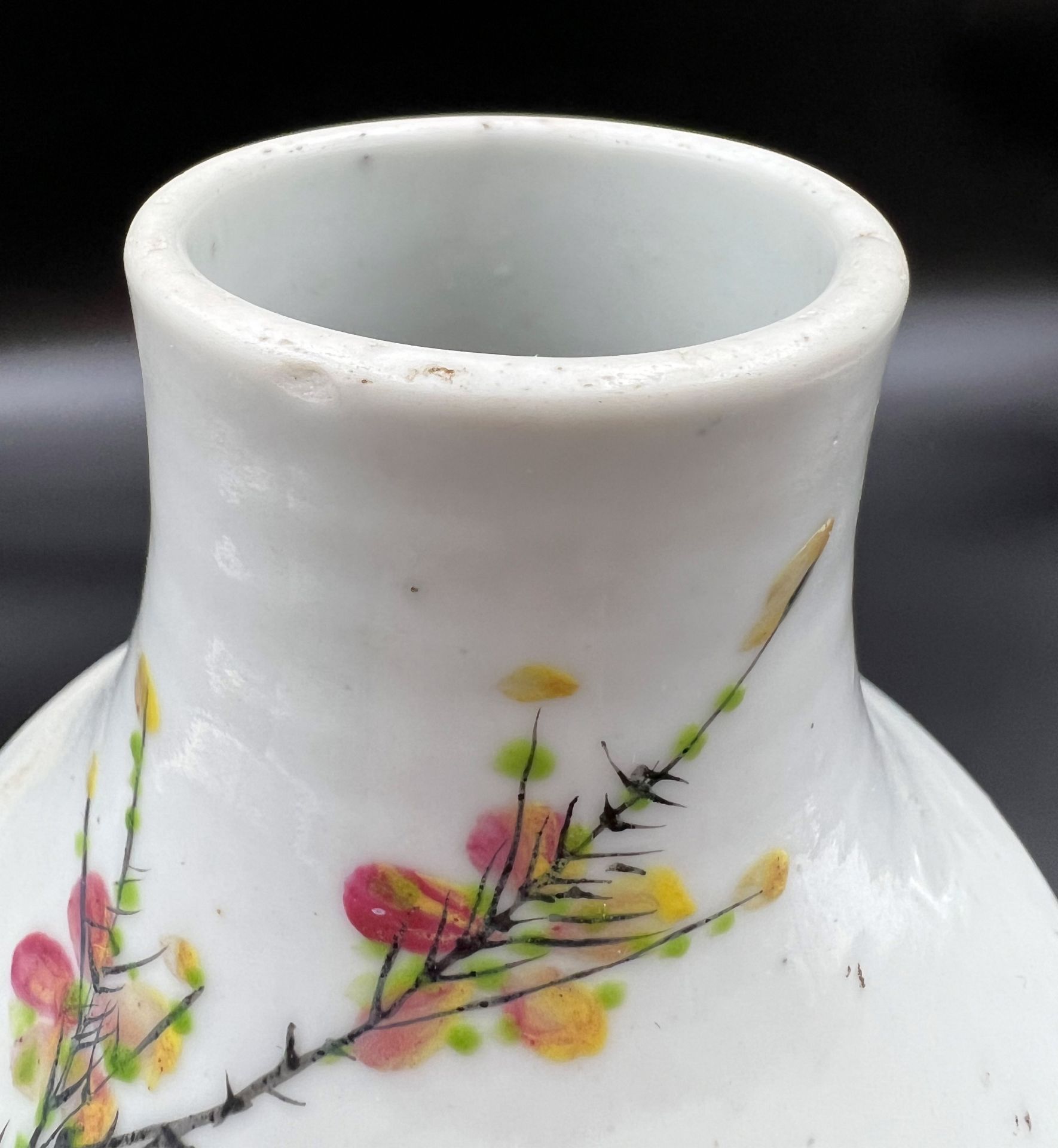 Vase. China. Dekor "Neu Famille Rose". Porzellan um 1920. - Bild 5 aus 13