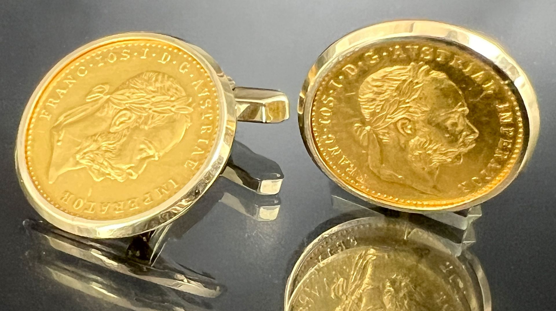 Pair of cufflinks. 585 yellow gold, each with 1 ducat coin. - Image 2 of 9