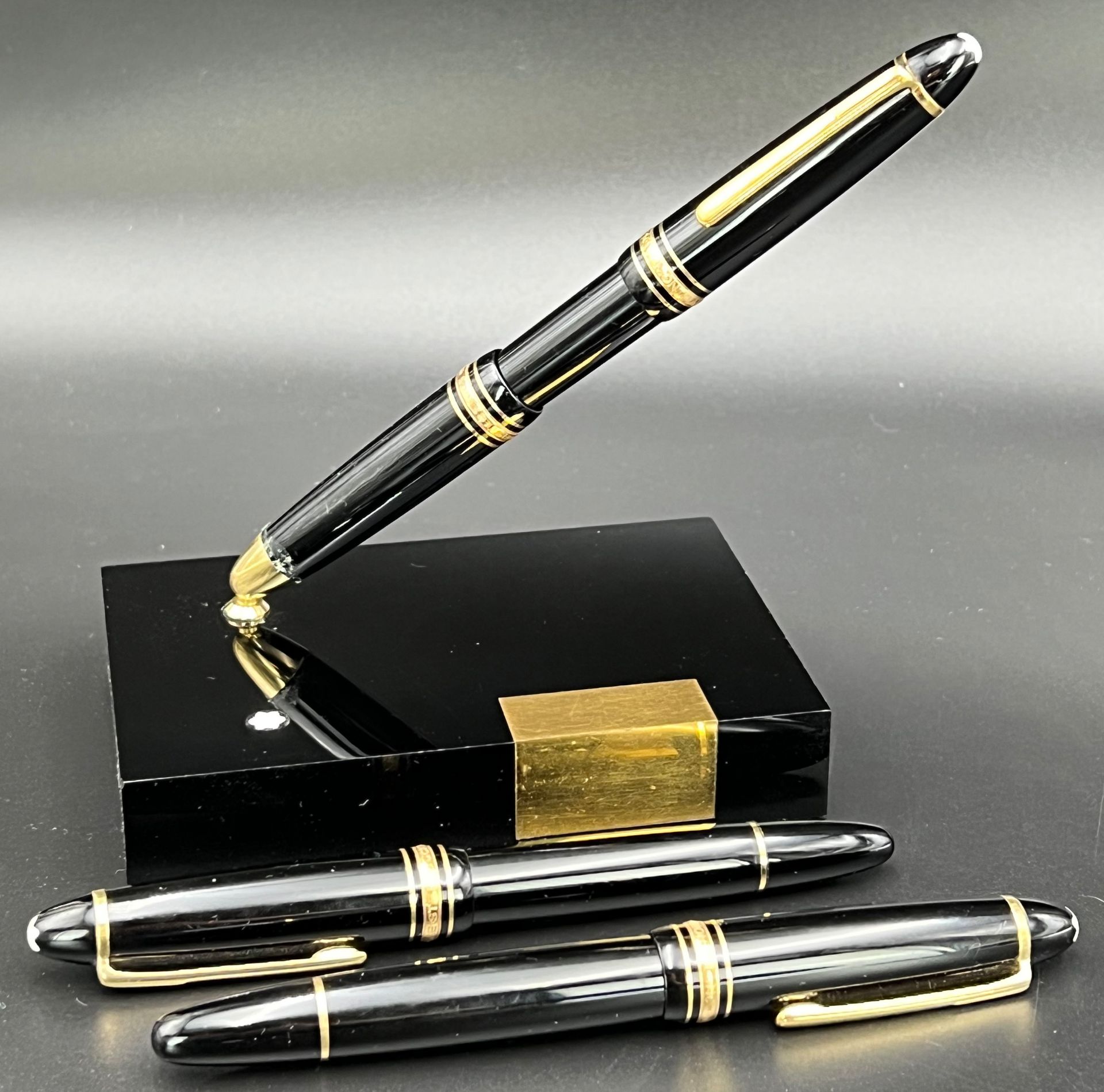 MONTBLANC. Collection of writing instruments. Masterpieces. LeGrand no. 166 and 146. - Image 2 of 11