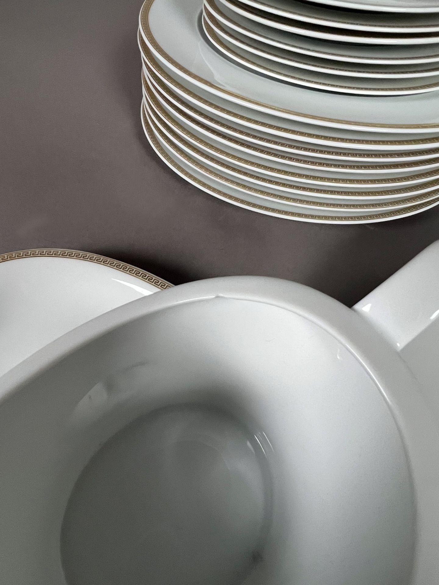 VERSACE by ROSENTHAL. 41-piece dinner service. Icarus. "Medallion Meandre D'Or". - Image 10 of 10