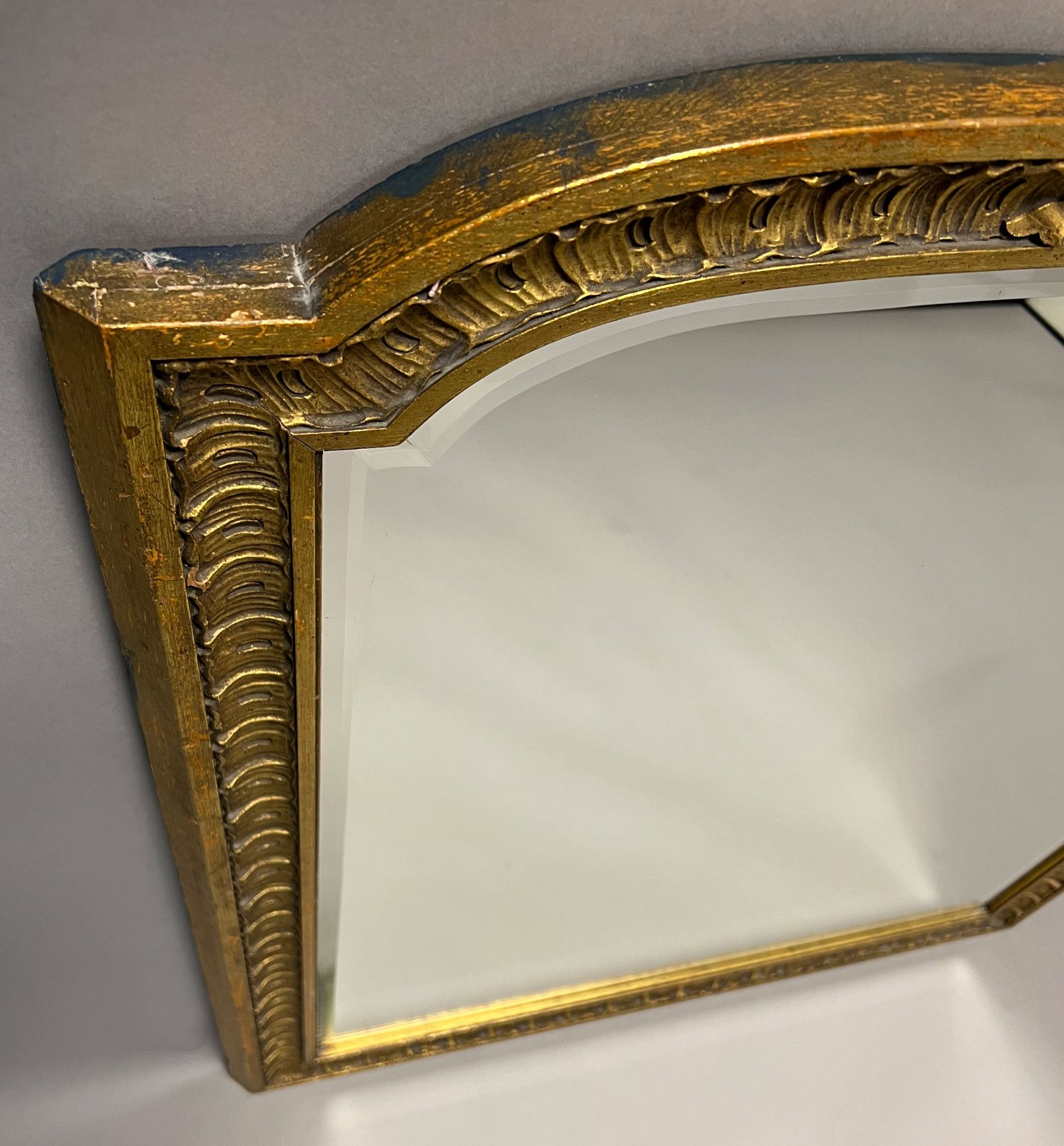 Antiker goldener Wandspiegel. Holz. Floraler Rahmen. - Bild 4 aus 6