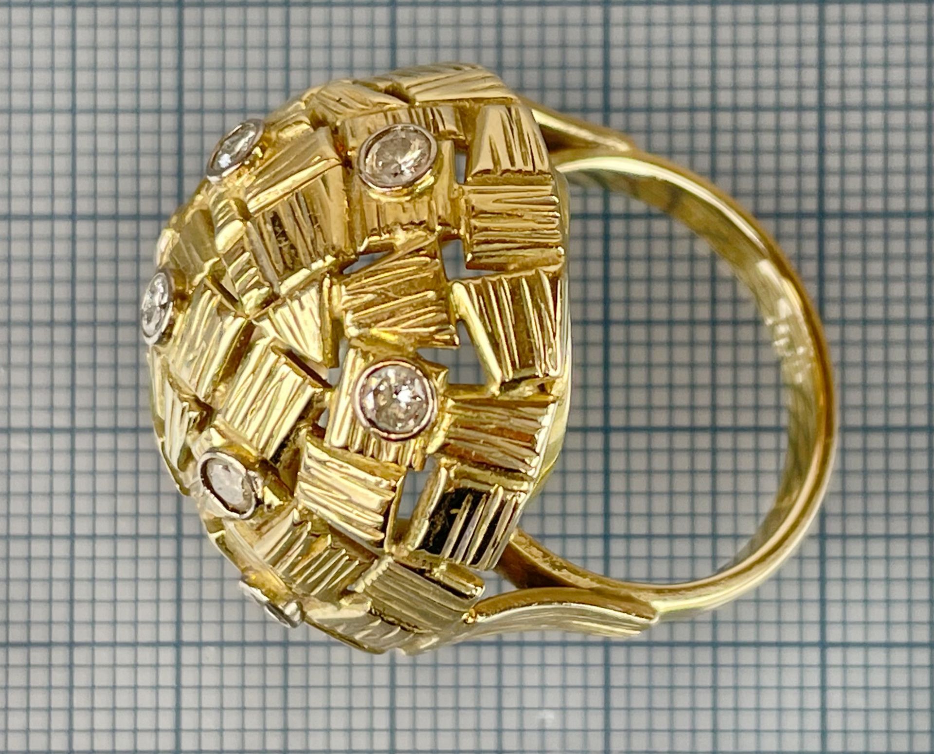 Massiver Damenring 585 Gelbgold mit neun Brillanten. - Bild 6 aus 8