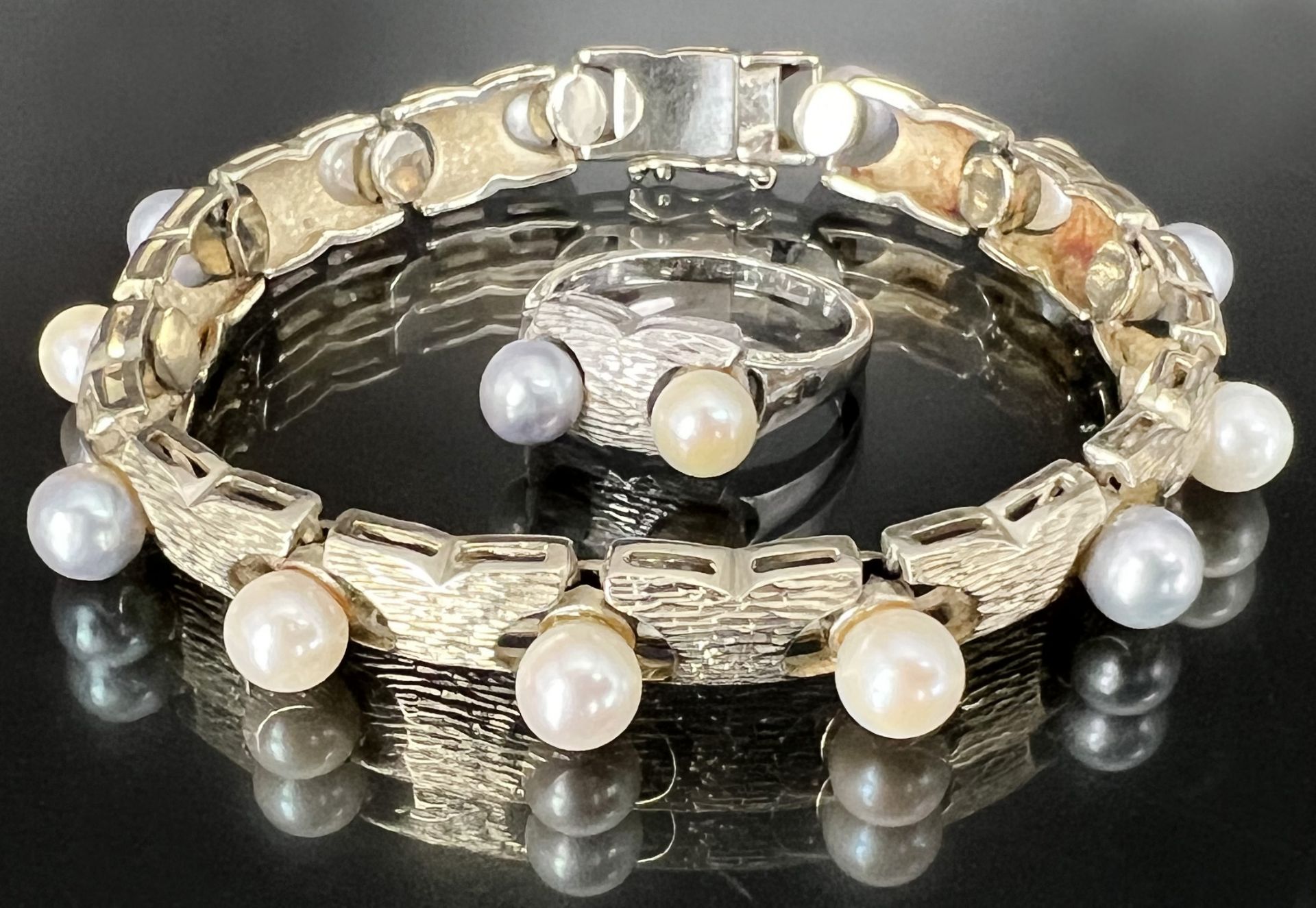 Schmuckset mit Perlenbesatz. 585 Gelbgold und Weißgold. Ein Armband und ein Ring. - Bild 2 aus 12