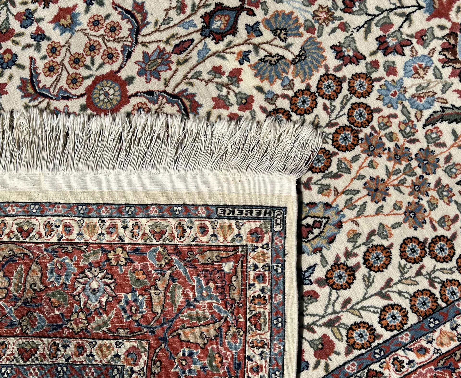 Hereke oriental carpet. Signed. Beige ground pile. Interspersed design. - Image 9 of 10