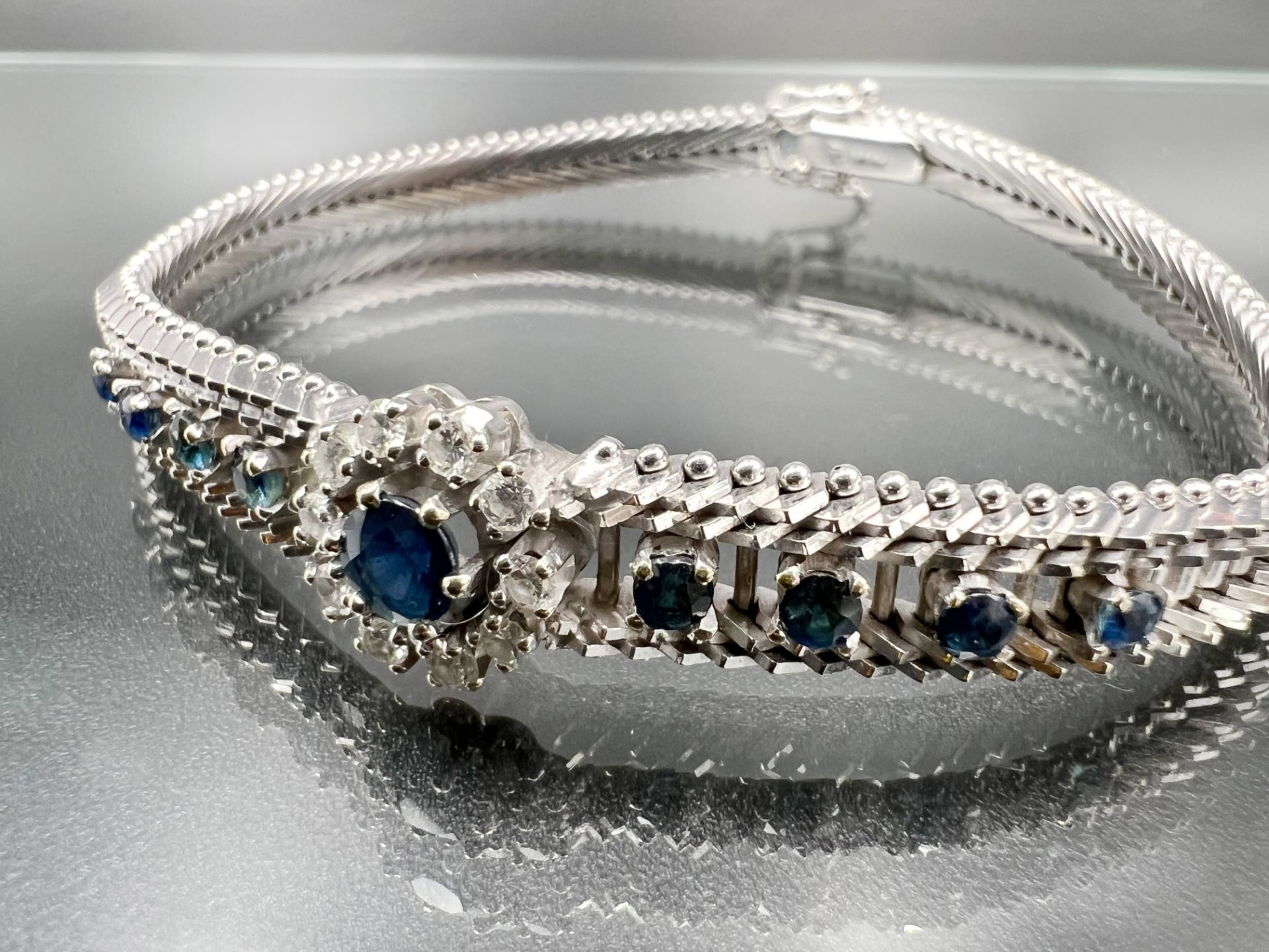 Bracelet 585 white gold with diamonds and sapphires. - Image 3 of 6