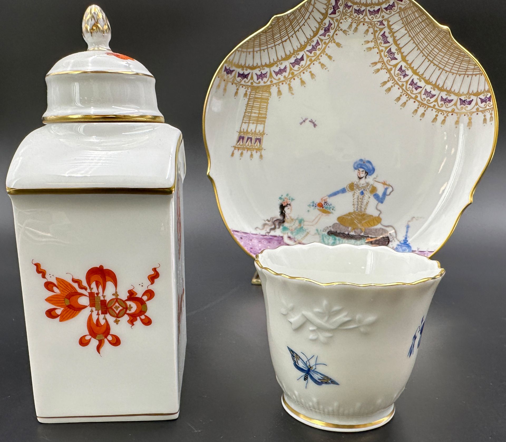 3-piece set. MEISSEN. Tea caddy. Cake plate. Cups. 1st choice. - Image 3 of 15