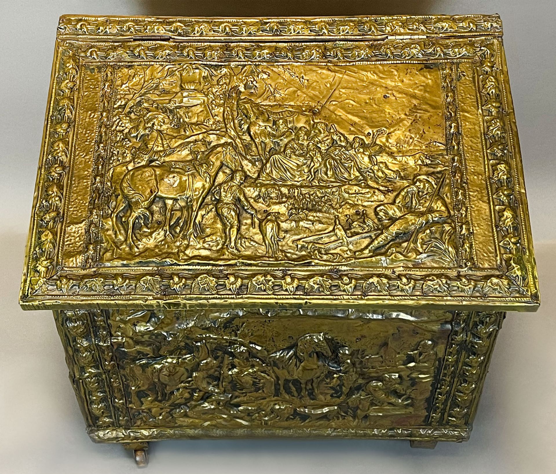 Small wooden chest with brass plate decoration. Probably 19th century. - Image 2 of 15