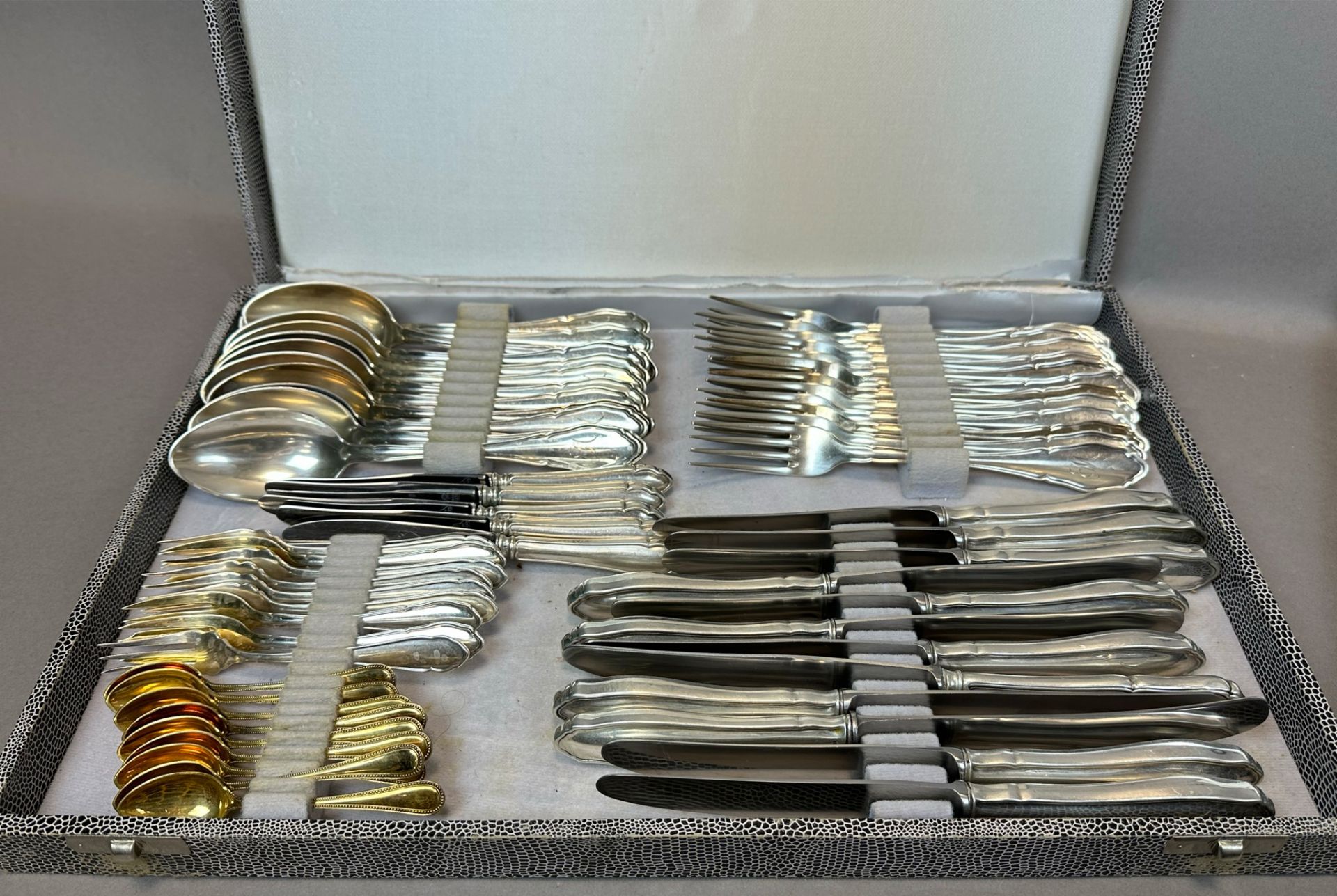 128-piece set of silver cutlery in 2 cutlery boxes. 800 silver. - Image 2 of 20