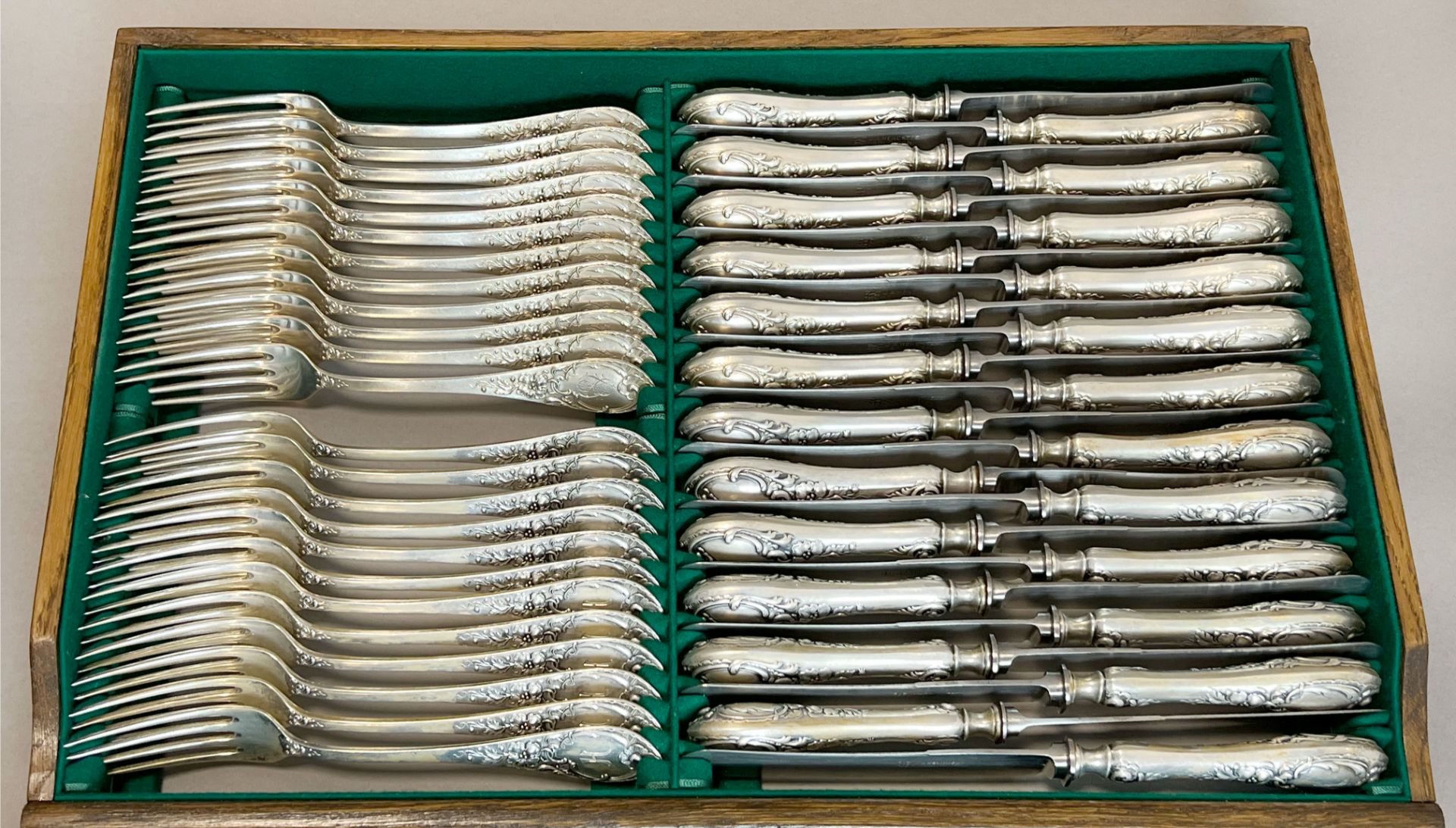 296-piece cutlery set in 800 silver. Oak wooden chest. - Image 8 of 20