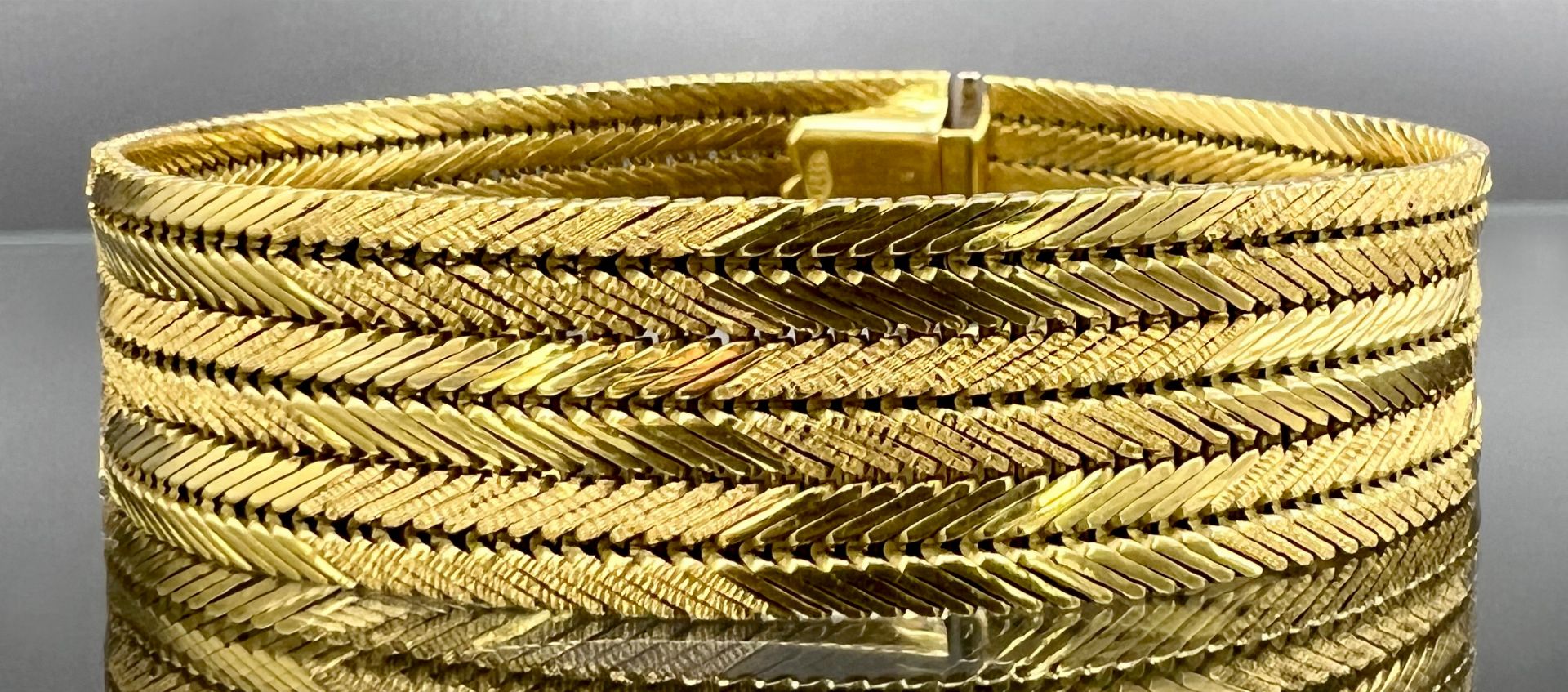 Bracelet 750 yellow gold.