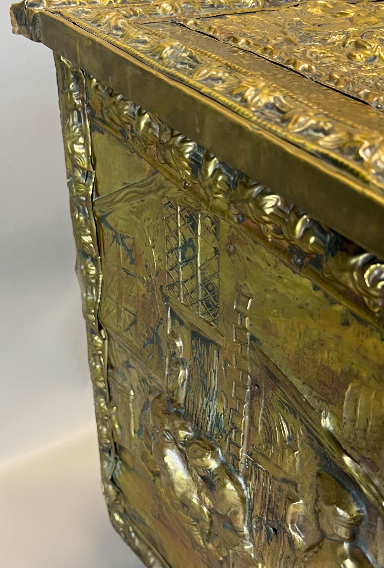 Small wooden chest with brass plate decoration. Probably 19th century. - Image 13 of 15