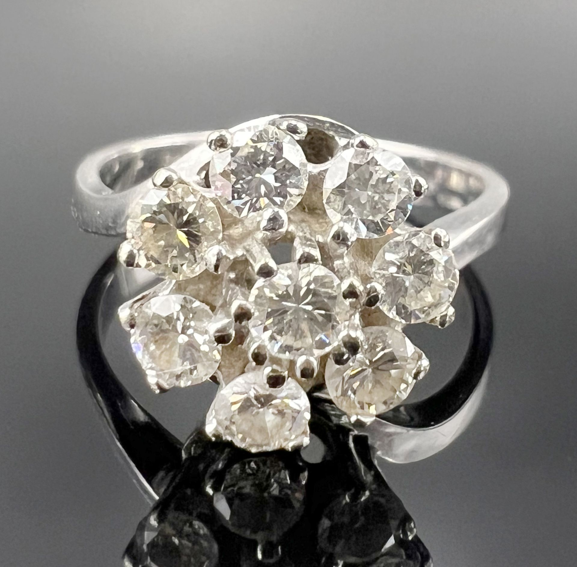 Ladies' ring 585 white gold with eight brilliant-cut diamonds. - Image 2 of 8