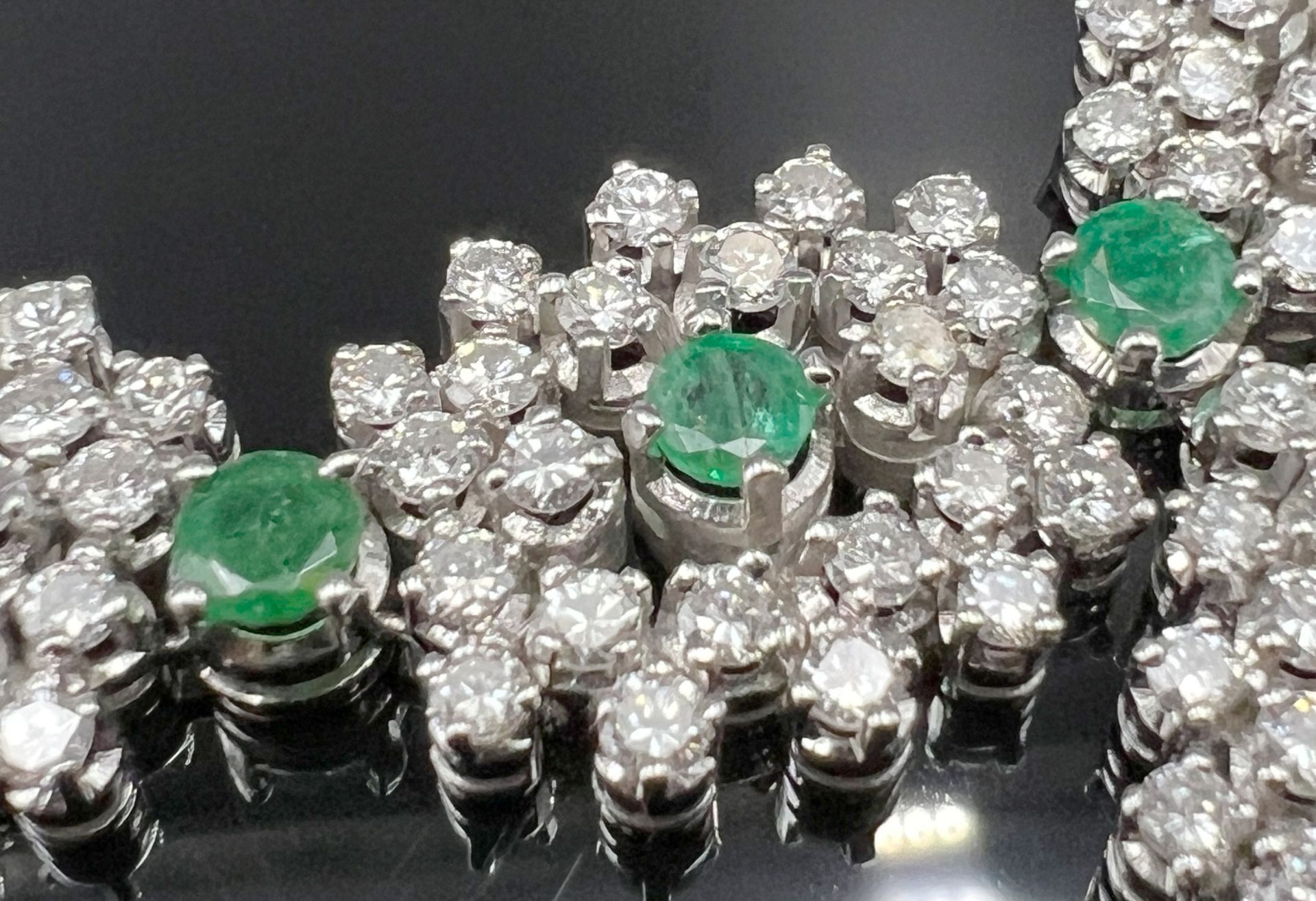 Necklace 750 white gold with lavish diamond setting and emeralds. - Image 10 of 11