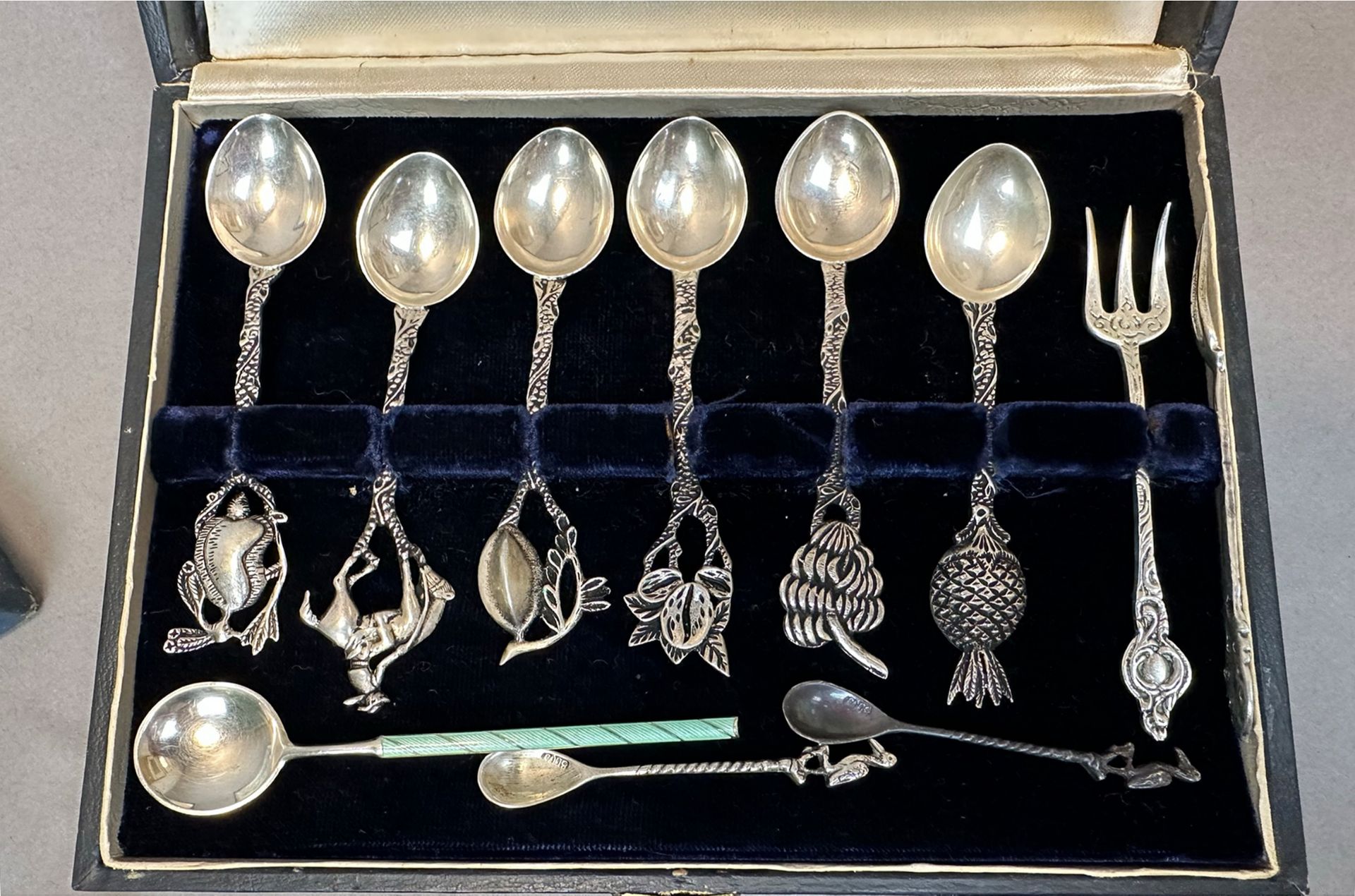 41-piece set. Mocca spoon. Collecting spoon. Partly 833 silver. Partly sterling. - Image 6 of 15