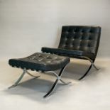 Ludwig MIES VAN DER ROHE (1886 - 1969). Barcelona Chair und Ottoman. Manufaktur Knoll seit 1953.