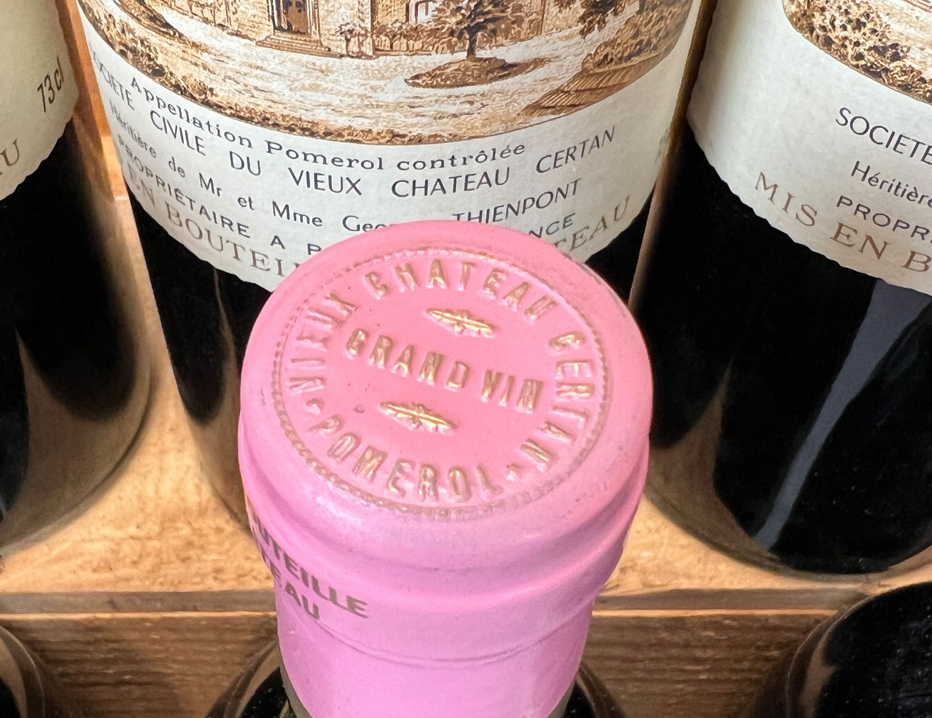 12 bottles of red wine. Vieux Château Certan. Pomerol. 1974. France. - Image 6 of 10