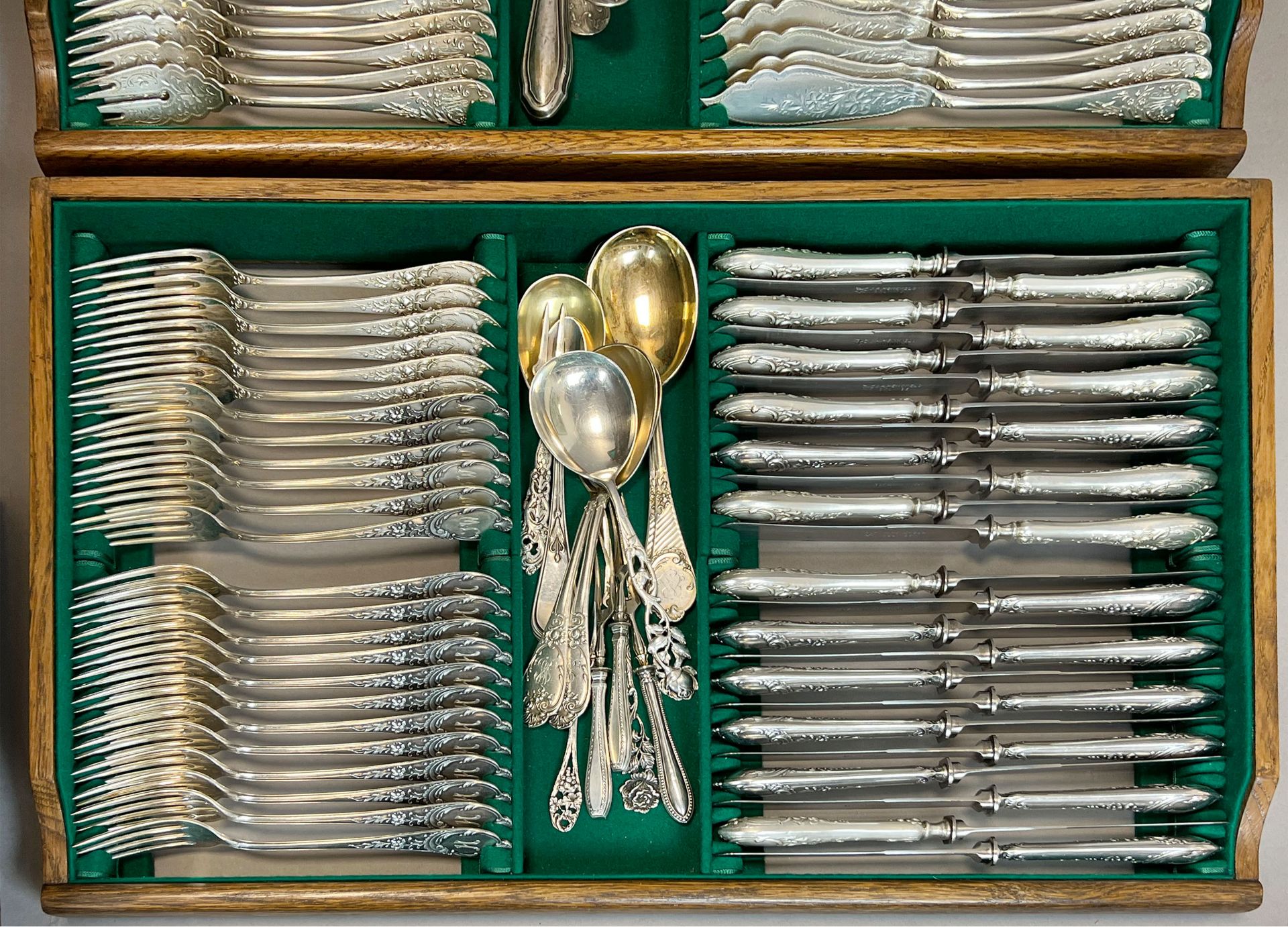 296-piece cutlery set in 800 silver. Oak wooden chest. - Image 5 of 20