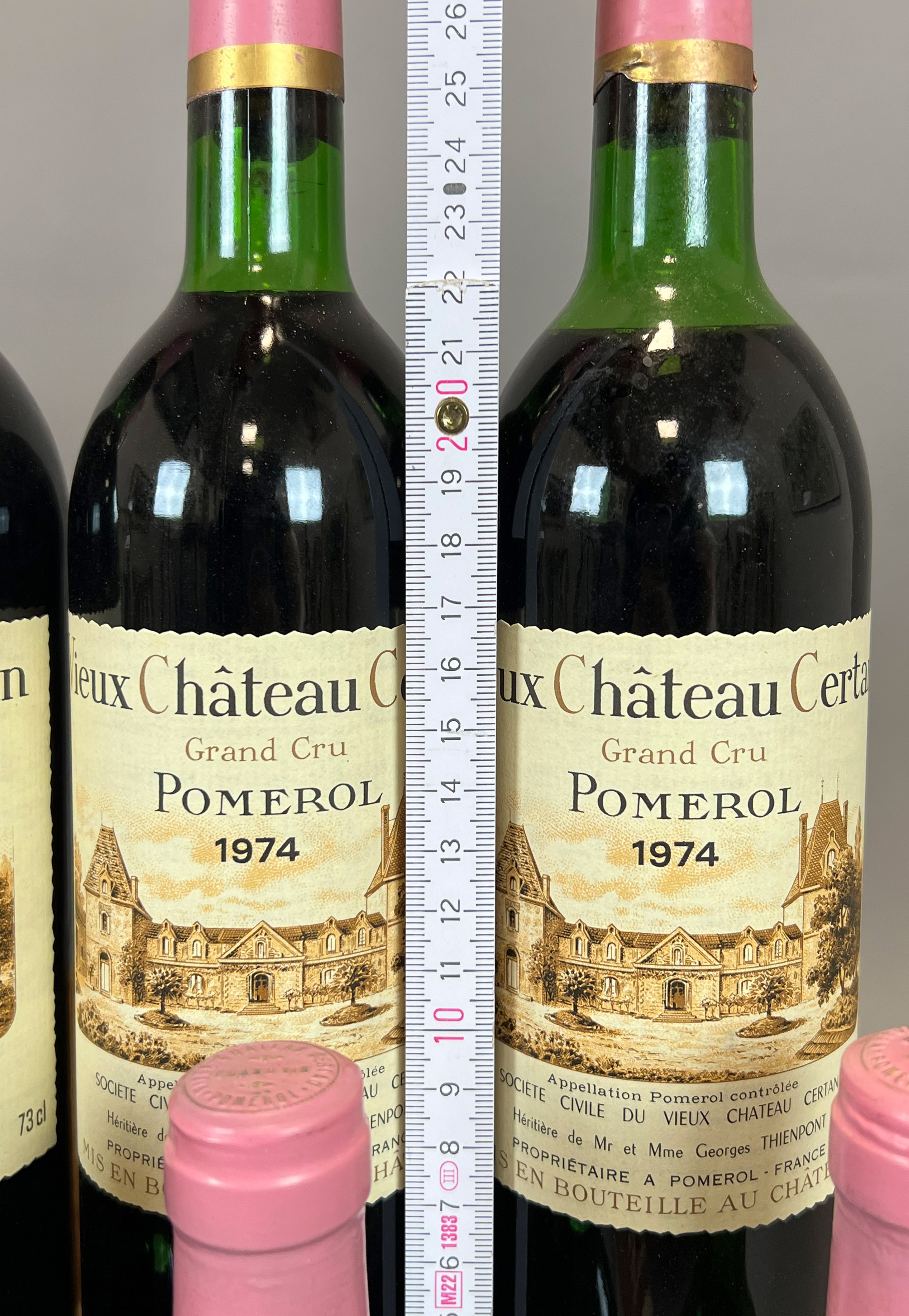12 bottles of red wine. Vieux Château Certan. Pomerol. 1974. France. - Image 7 of 10