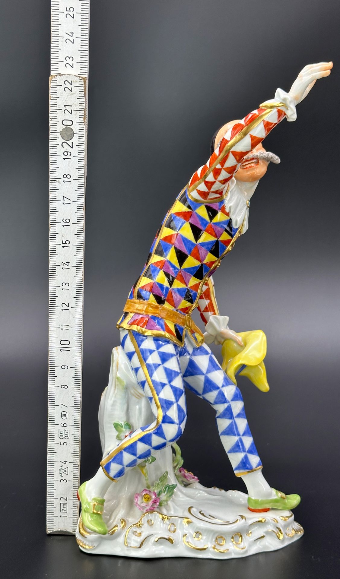 MEISSEN figure. Harlequin with hat. "Commedia dell' Arte". 1st choice. 20th century. - Image 11 of 11