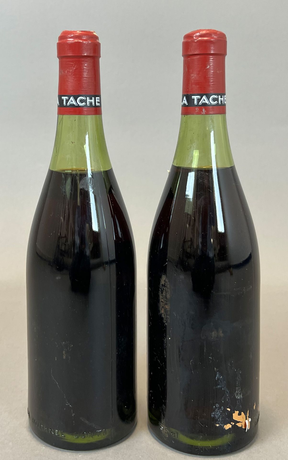 2 bottles of red wine. La Tâche. Domaine de la Romanee-Conti. Grand Cru Monopole. 1974. - Image 2 of 6