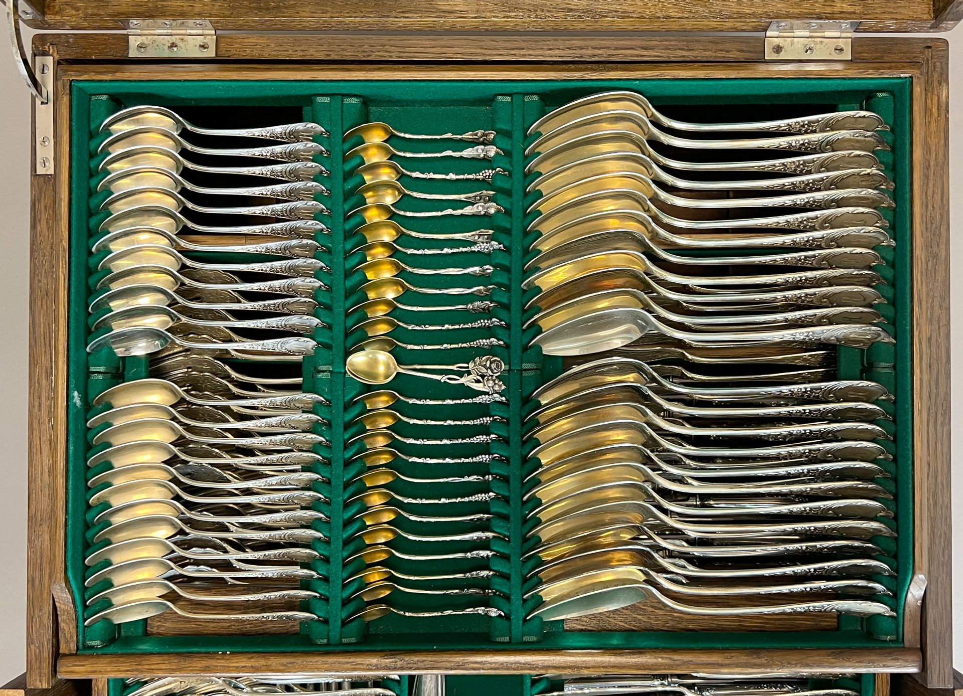 296-piece cutlery set in 800 silver. Oak wooden chest. - Image 3 of 20