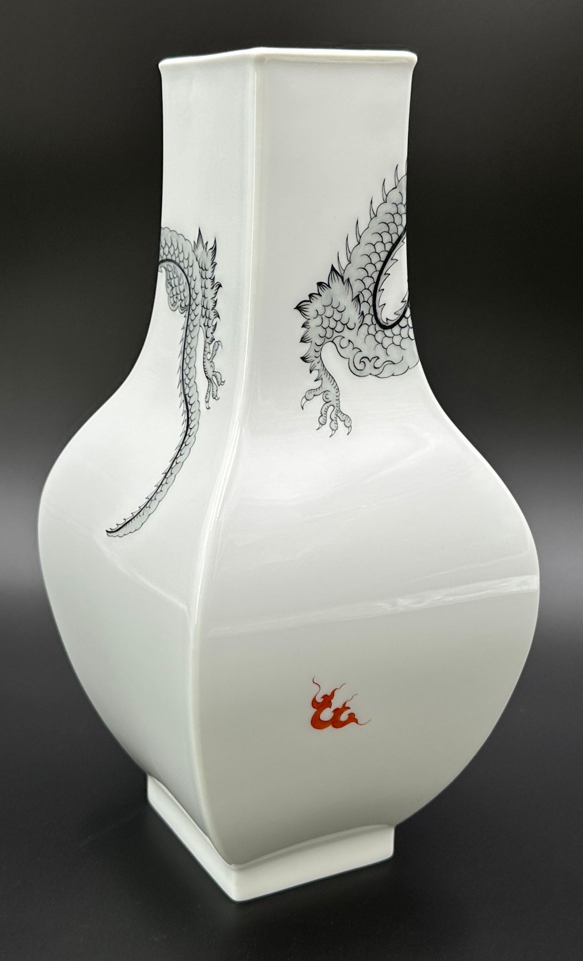 Vase. MEISSEN. Ming dragon. 1 choice. - Image 5 of 9