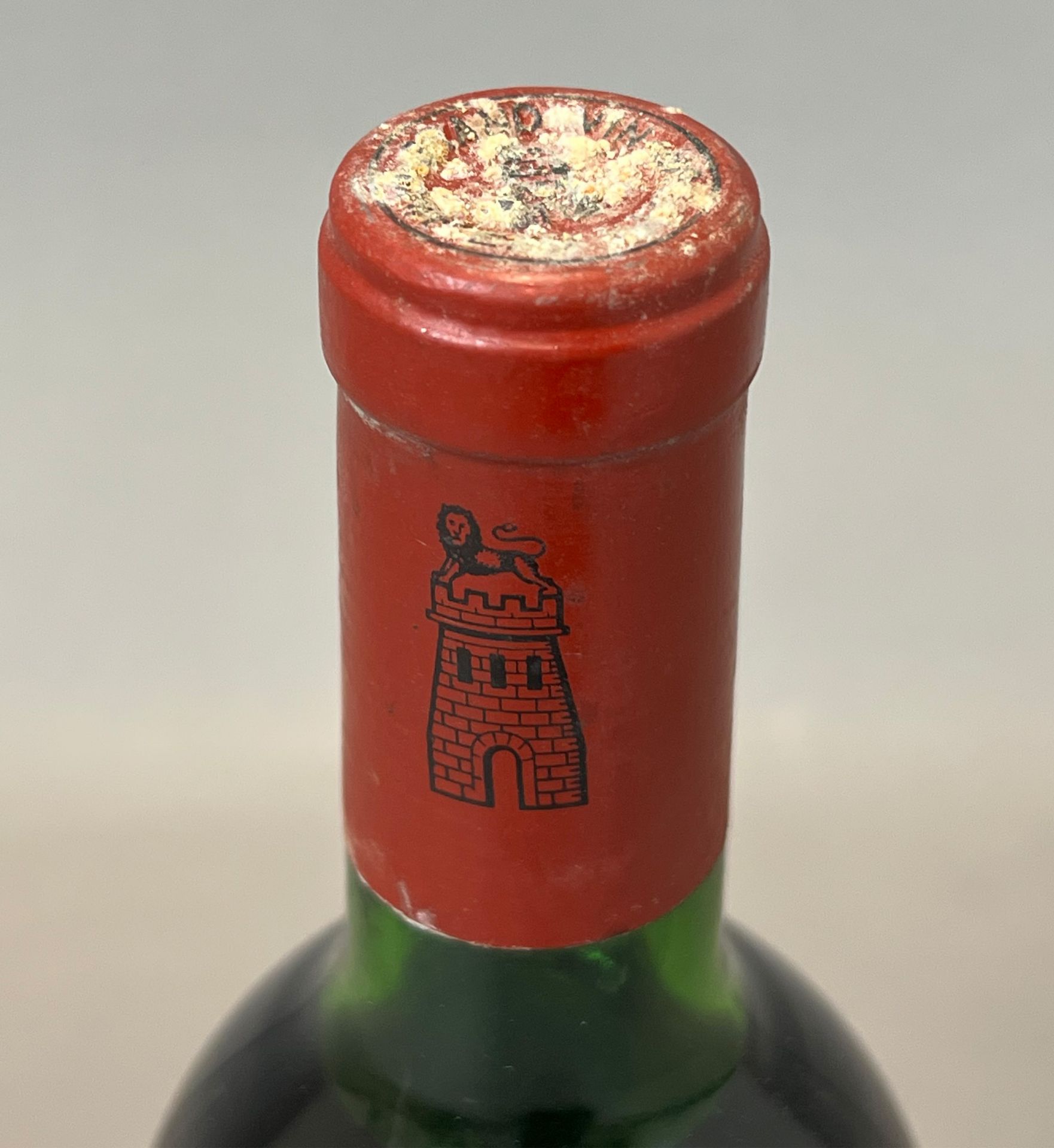 1 bottle of red wine. Château Latour. Premier Grand Cru Classé Pauillac. 1974. - Image 4 of 5