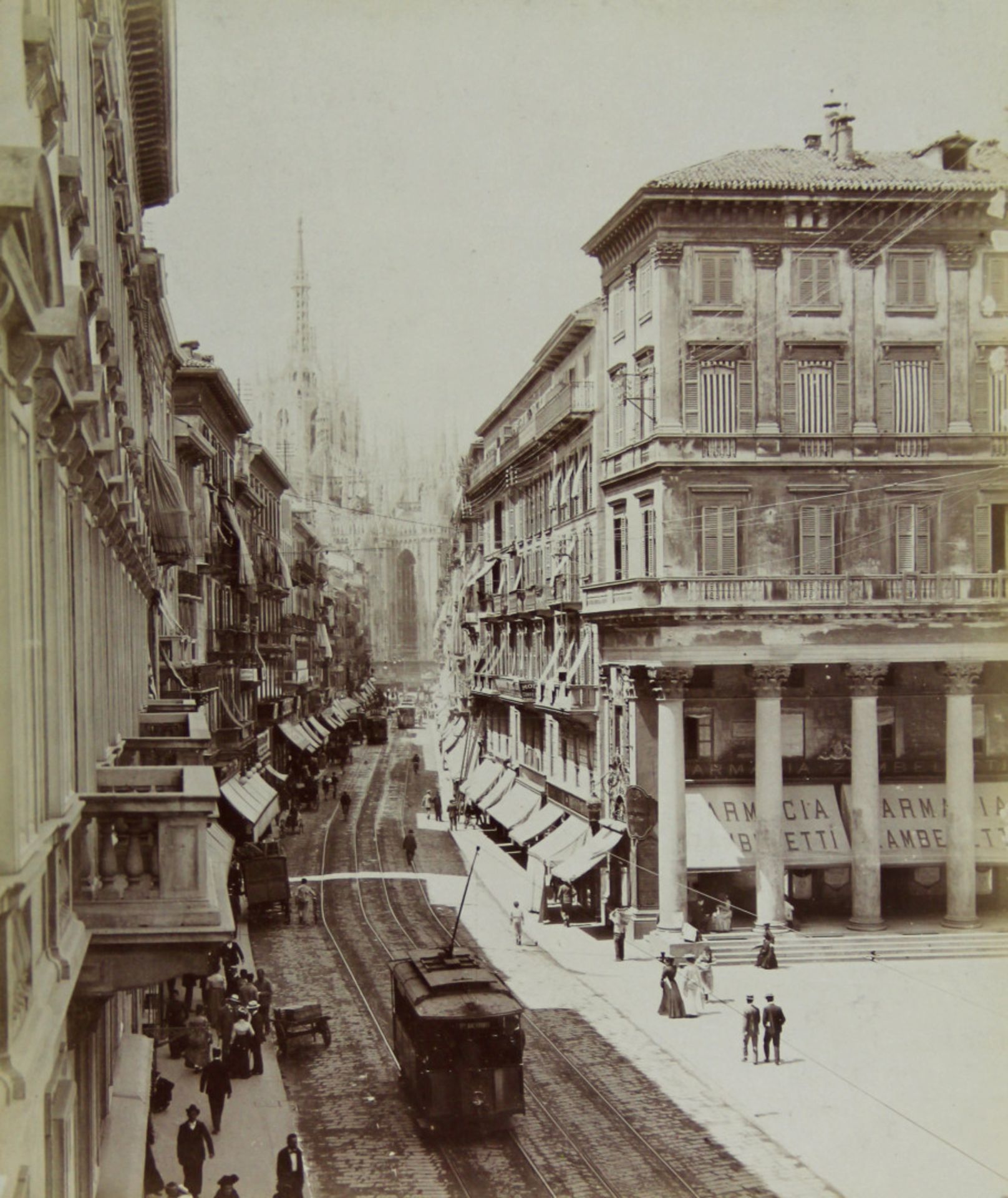 Reisefotografie. - Italien / Schweiz / Süddeutschland. - Zwei Mappen mit 194 Original-Fotografien, - Bild 2 aus 7