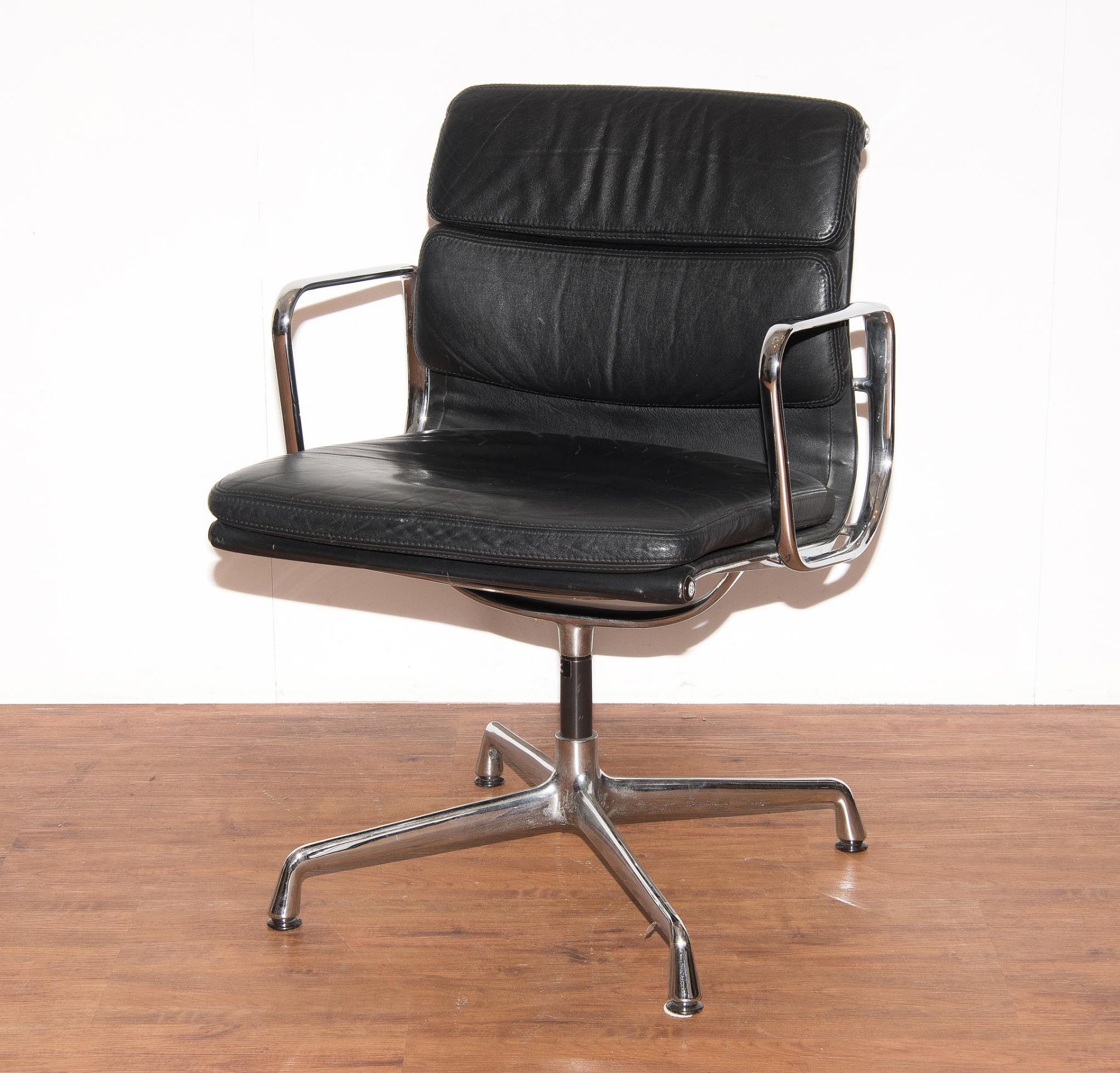 Charles & Ray Eames, Soft Pad Chair "EA 208"