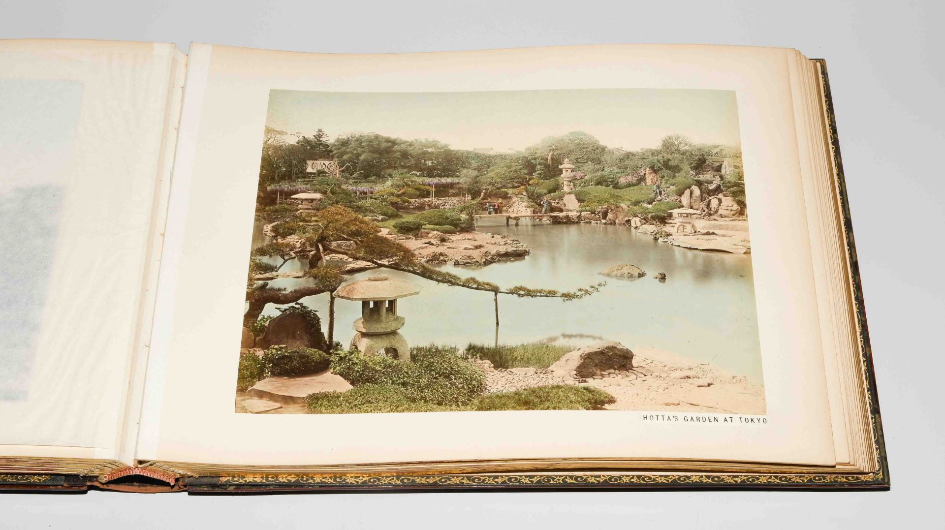 Album mit Yokohama-Fotos des Kusakabe Kimbei (1841–1932) - Image 17 of 30